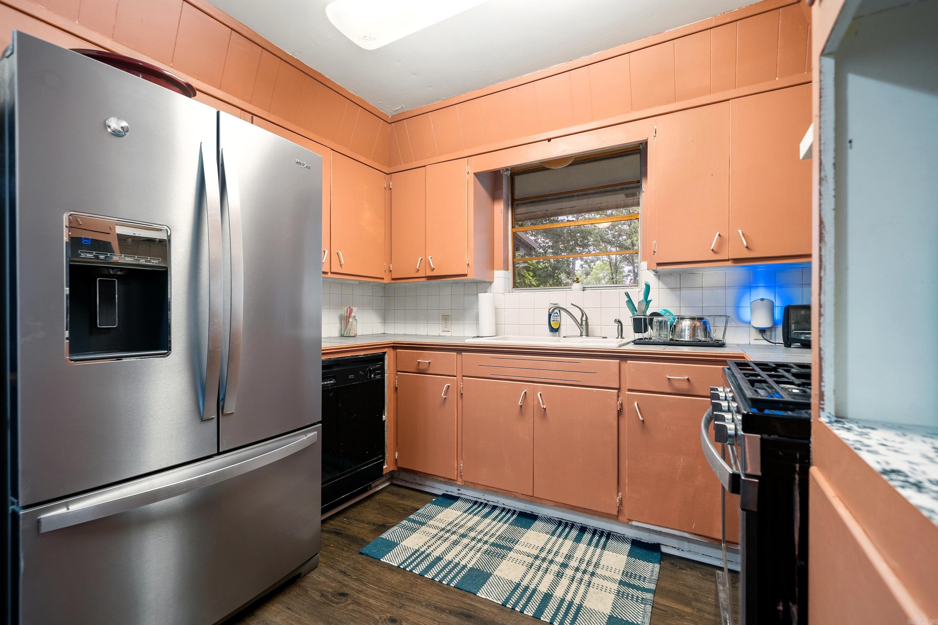 PINE SHORE - Residential