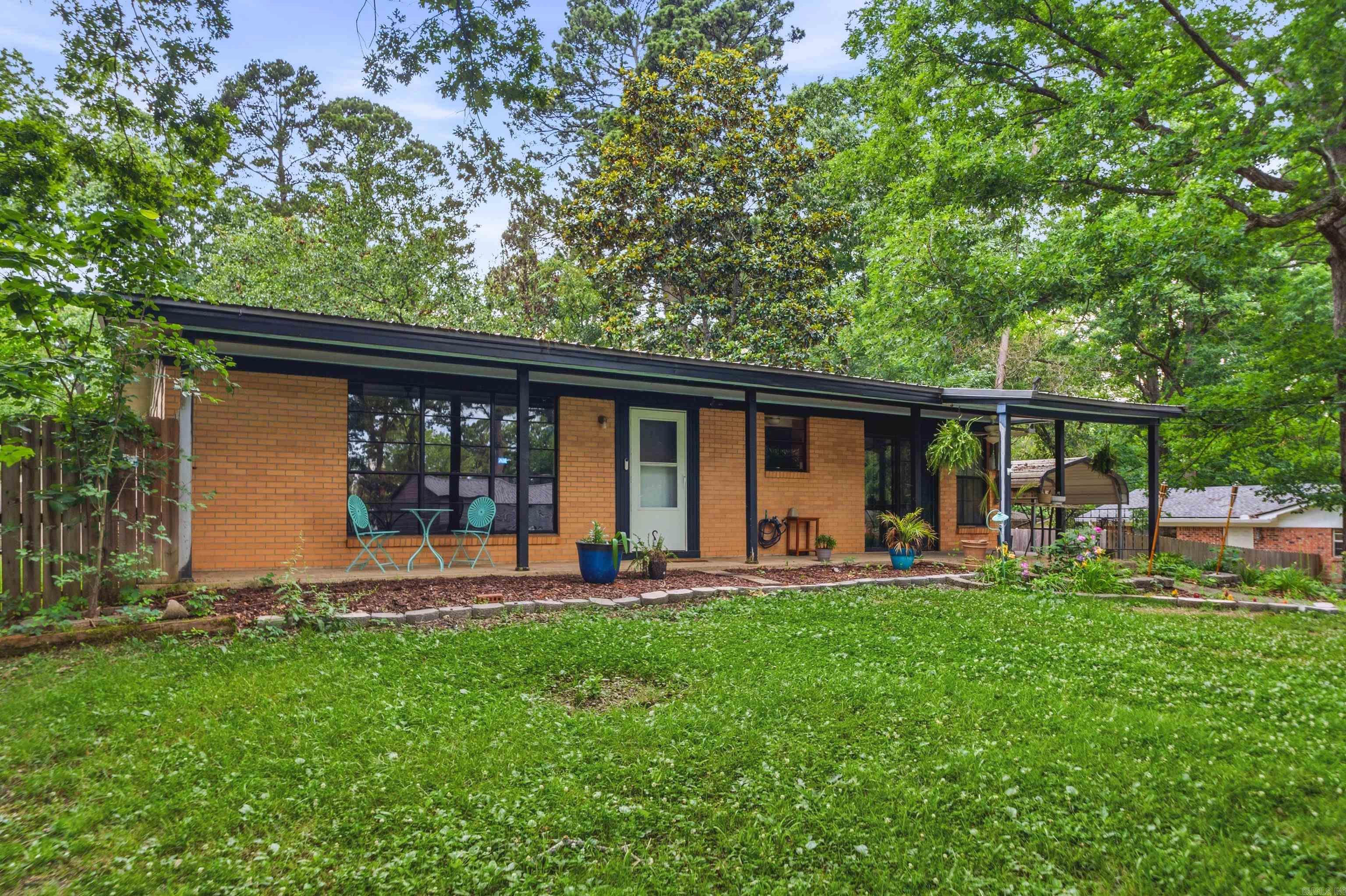 PINE SHORE - Residential