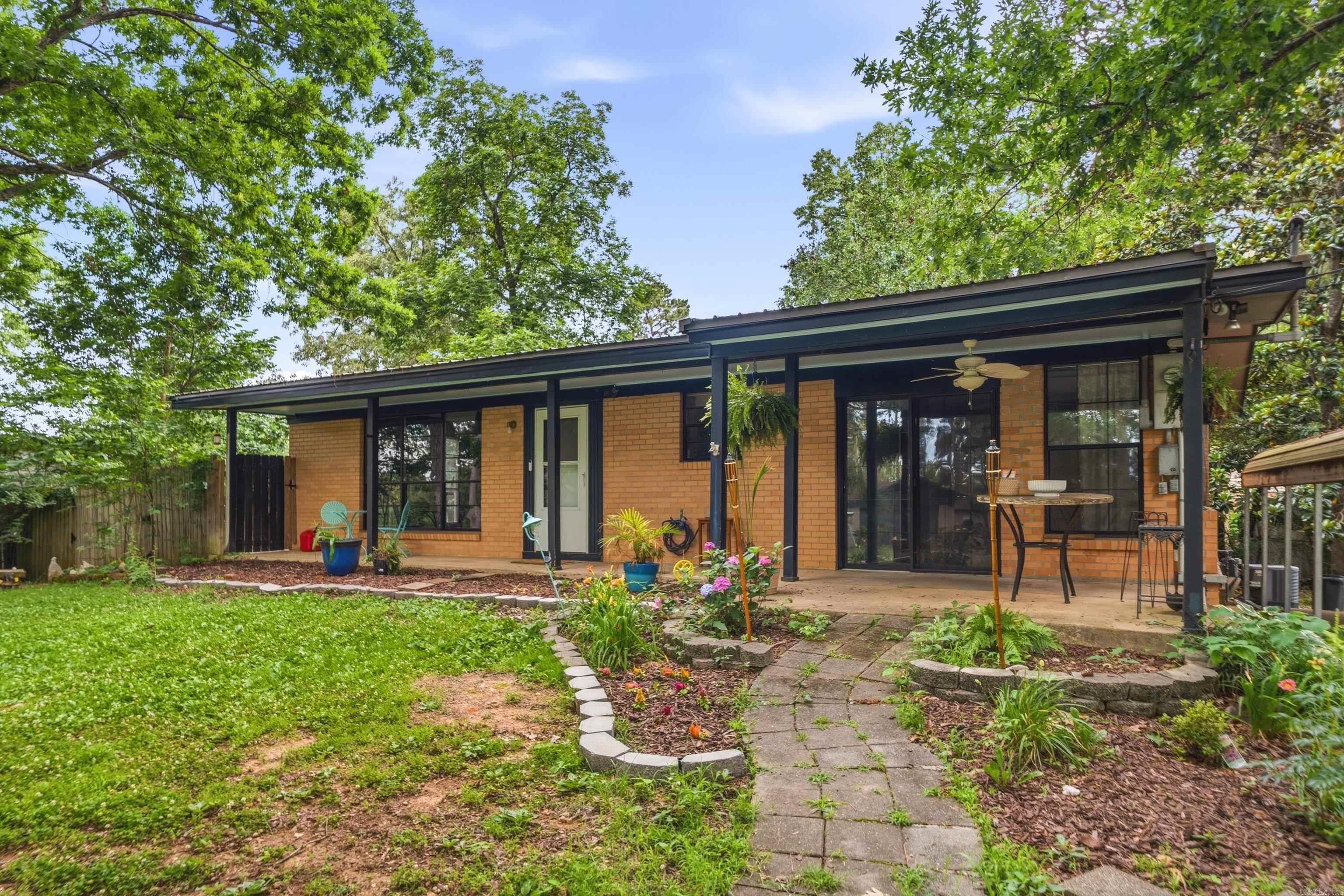 PINE SHORE - Residential