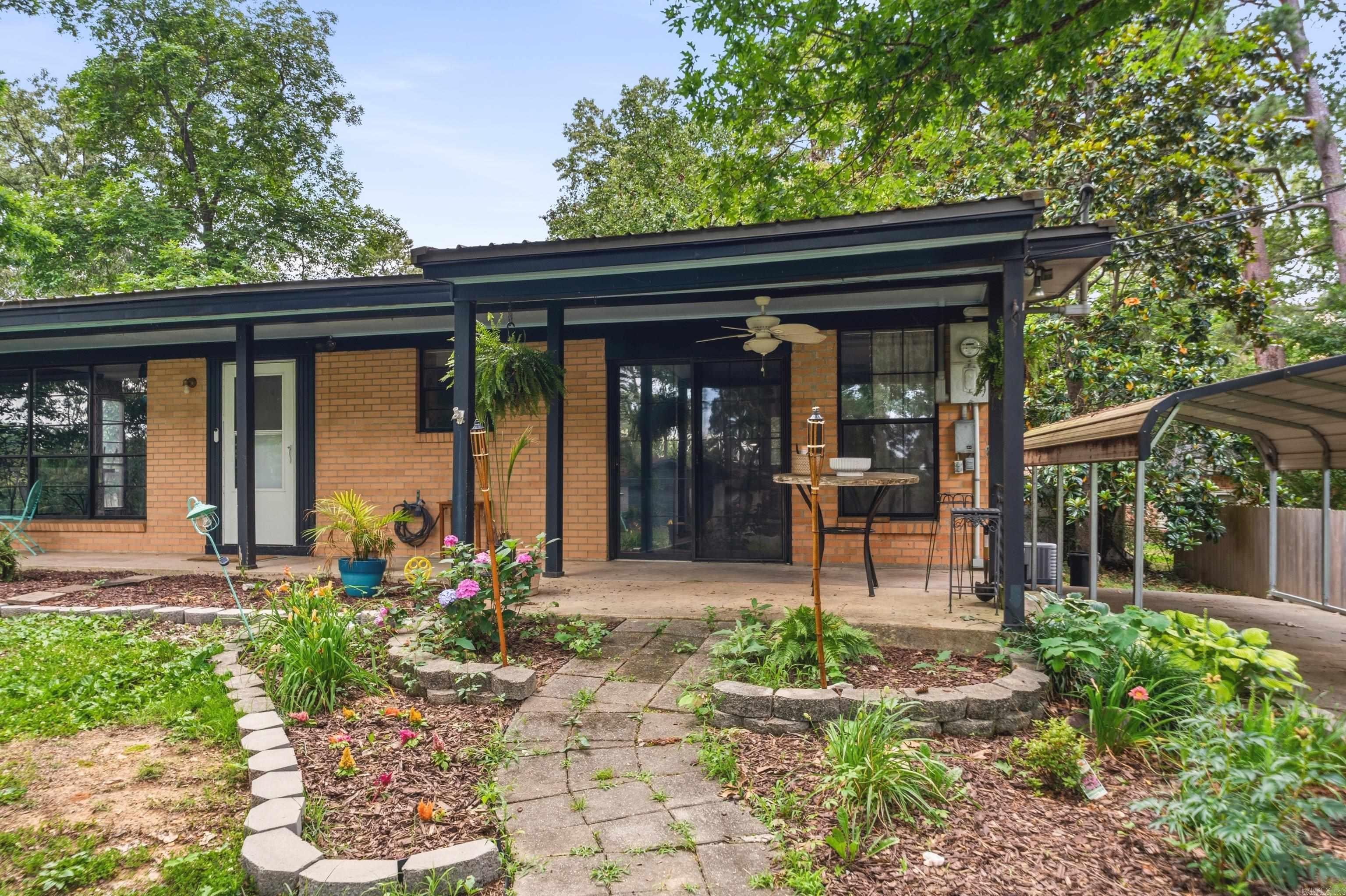 PINE SHORE - Residential