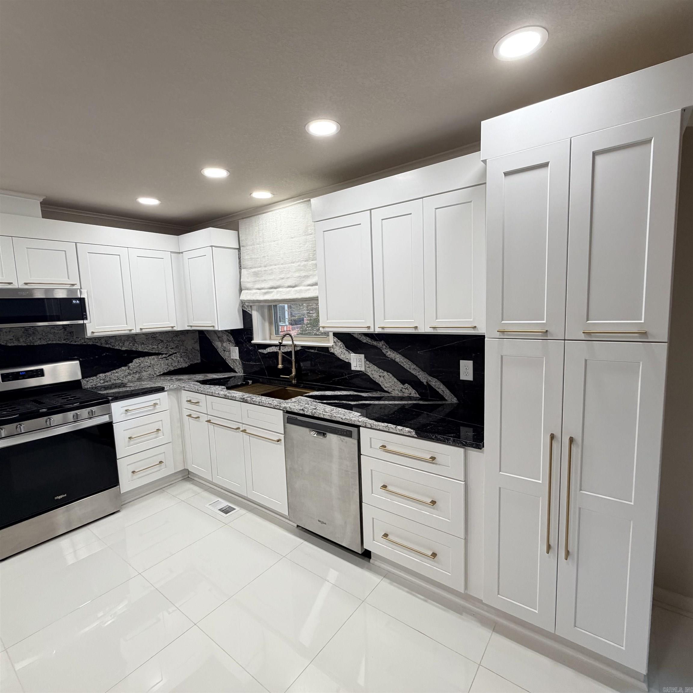 BALLARD HEIGHTS - Residential