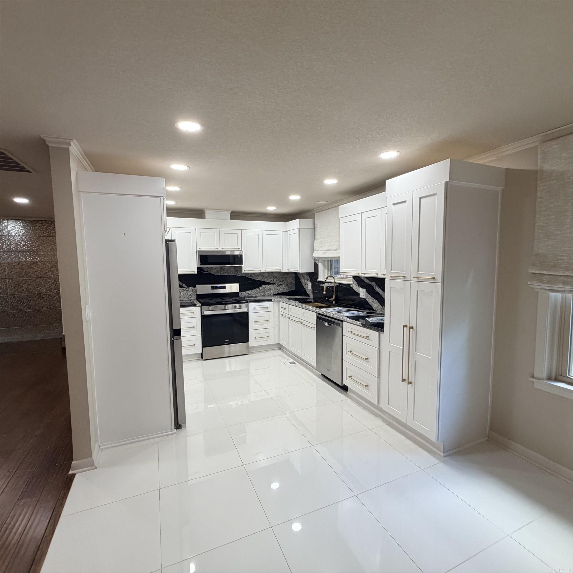 BALLARD HEIGHTS - Residential