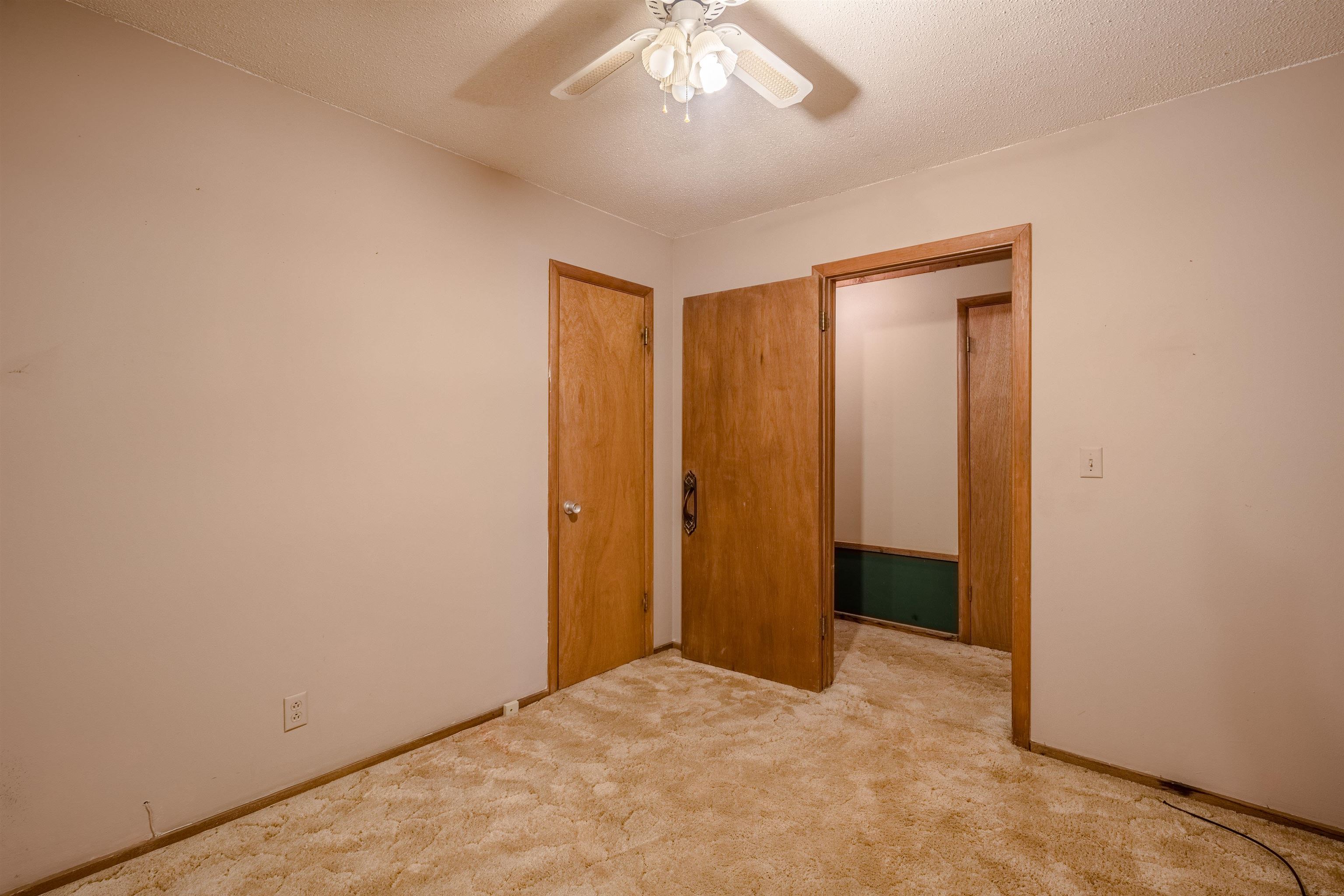 ARKRIDGE LAKE ESTATES - Residential