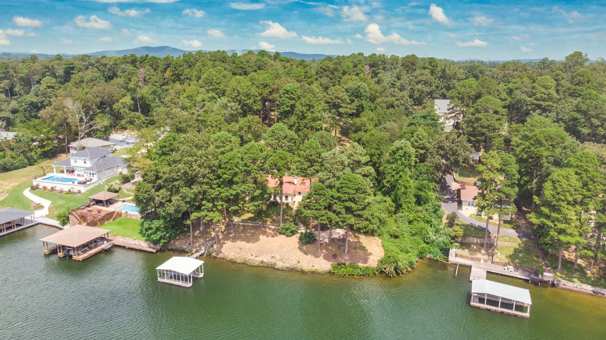 ARKRIDGE LAKE ESTATES - Residential