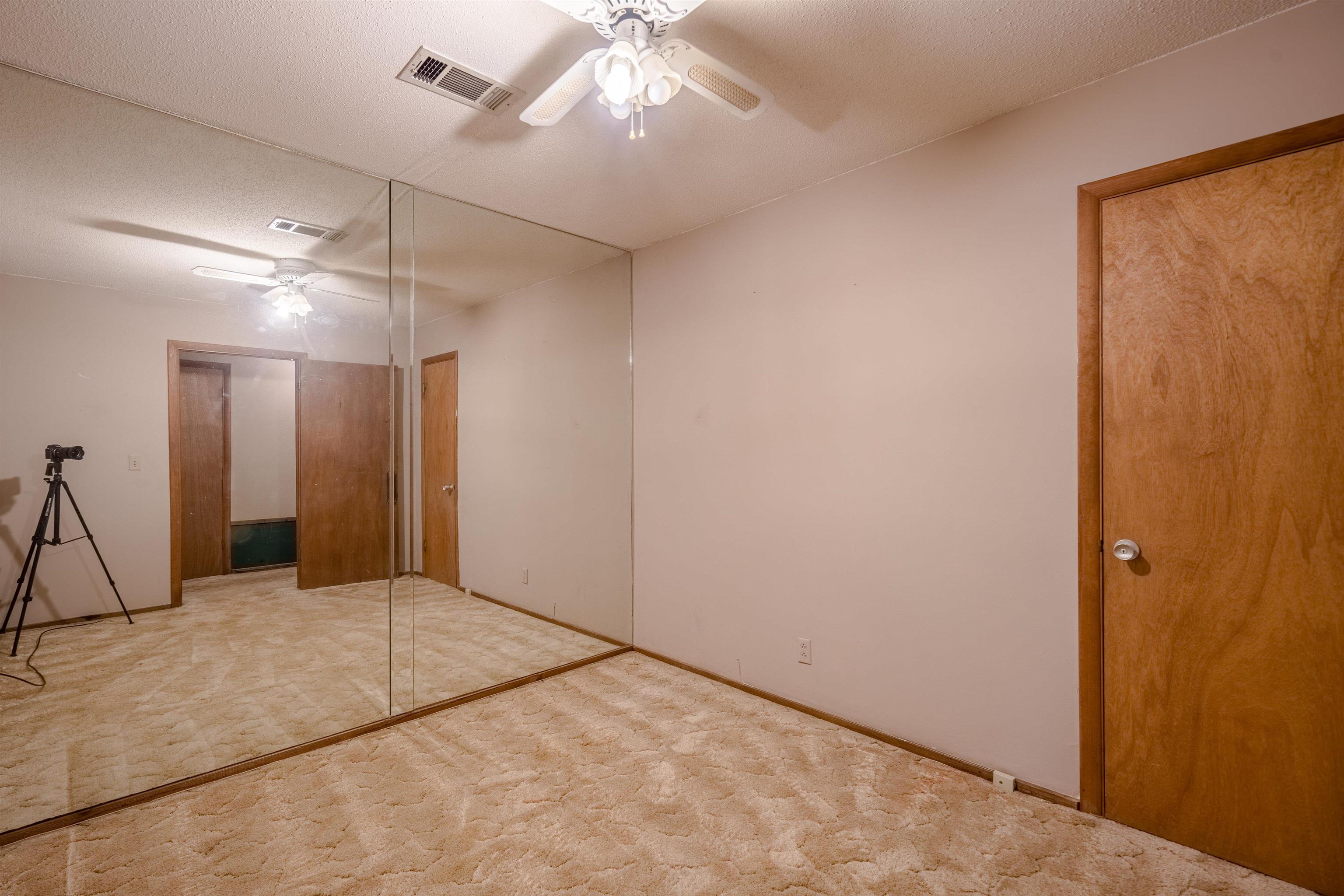 ARKRIDGE LAKE ESTATES - Residential