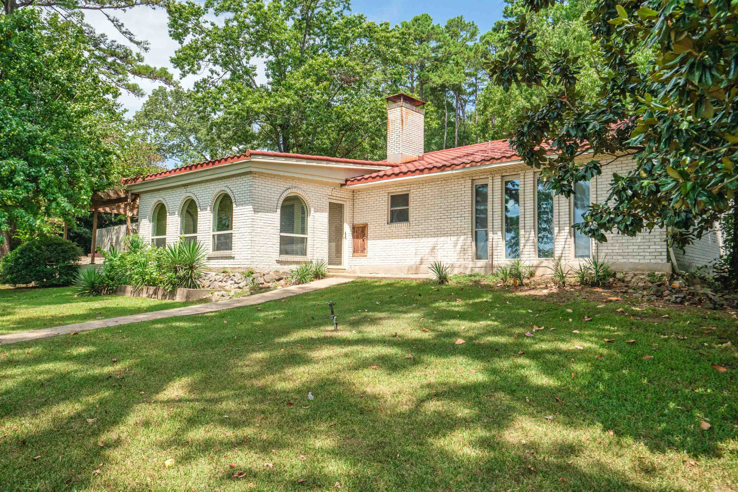 ARKRIDGE LAKE ESTATES - Residential