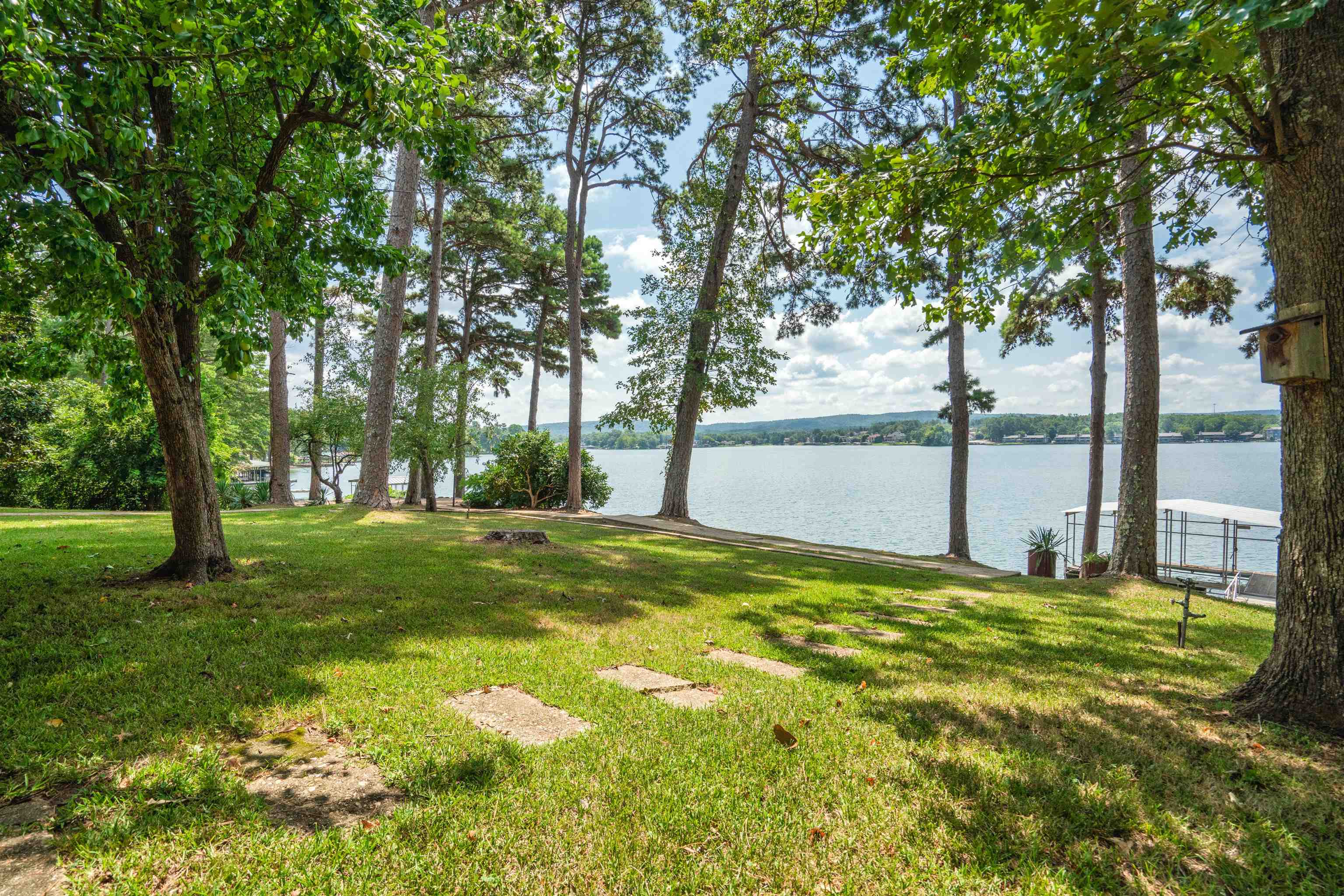 ARKRIDGE LAKE ESTATES - Residential