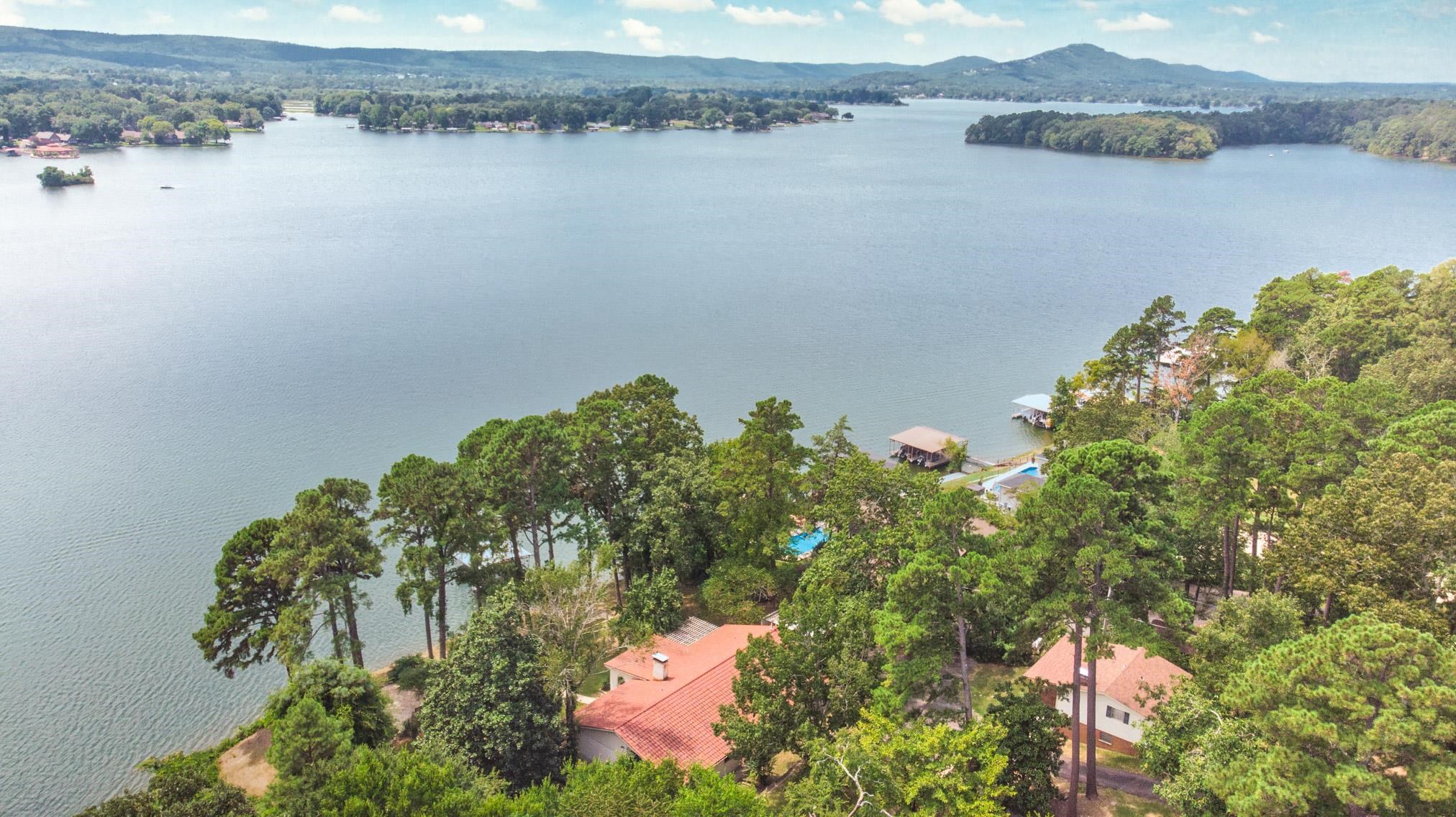 ARKRIDGE LAKE ESTATES - Residential