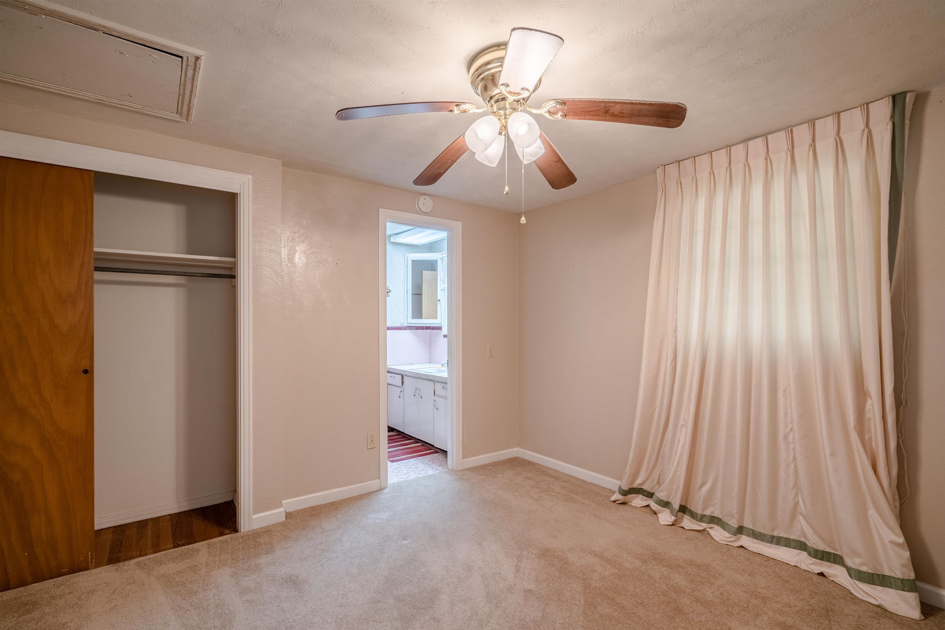 ARKRIDGE LAKE ESTATES - Residential