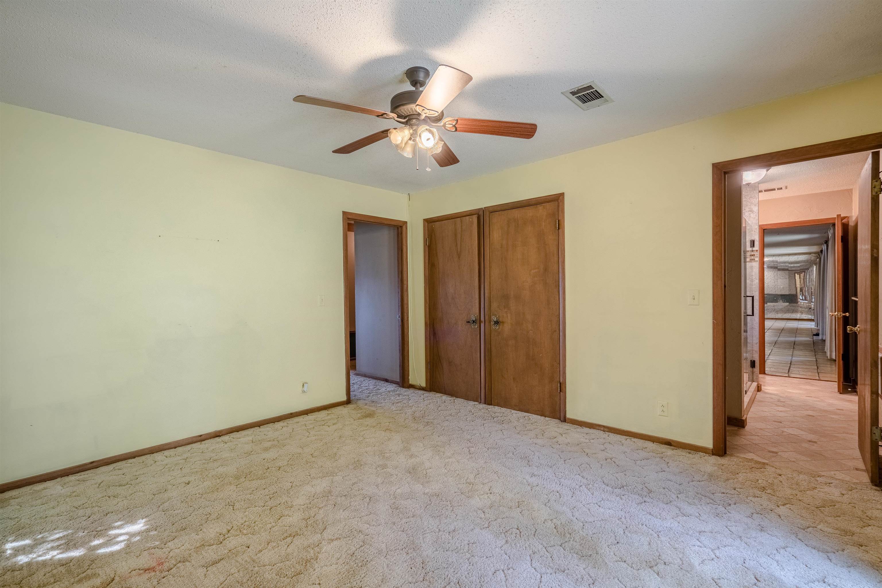 ARKRIDGE LAKE ESTATES - Residential