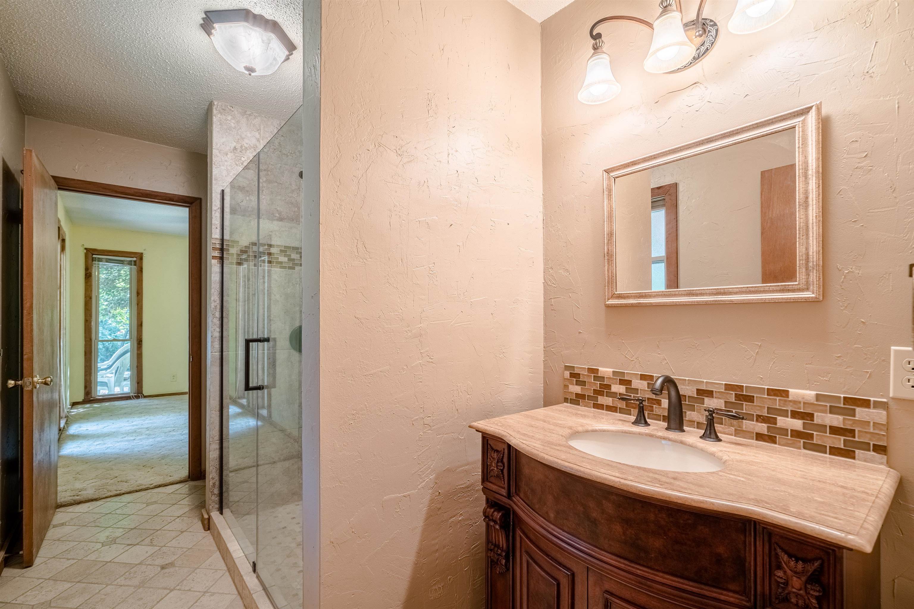 ARKRIDGE LAKE ESTATES - Residential
