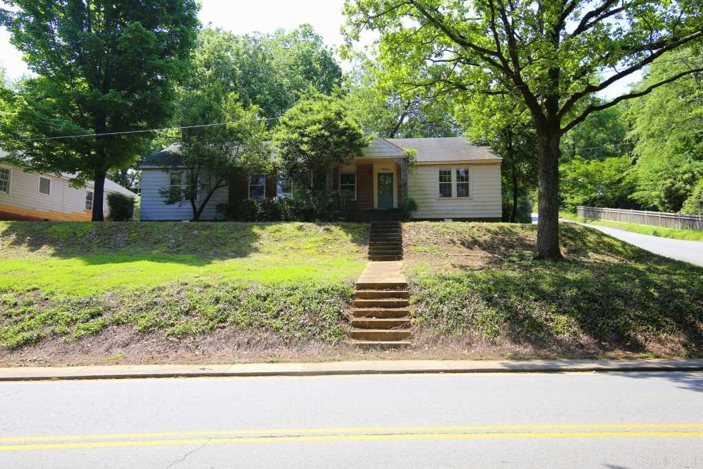 Great opportunity for any Hillcrest buyer looking to remodel, make an addition, or build new.  This home sits on a corner double lot (approx ‘92 X ‘150) overlooking Allsopp Park.  There is rear alley access along with side driveway access off of Beechwood.  Home needs updating.  Lot value offers tremendous opportunity!