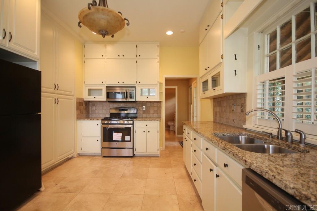 EAST PULASKI HGTS - Residential