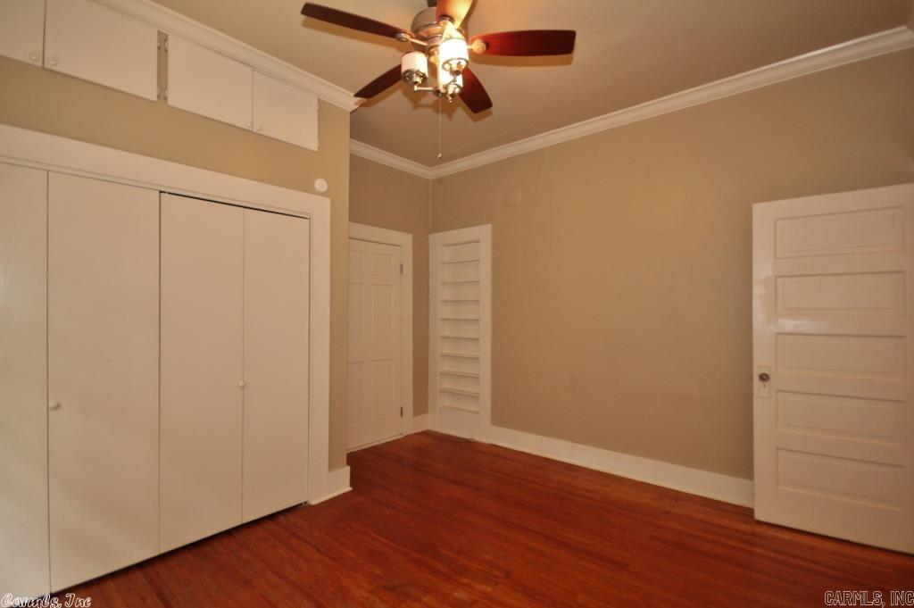 EAST PULASKI HGTS - Residential