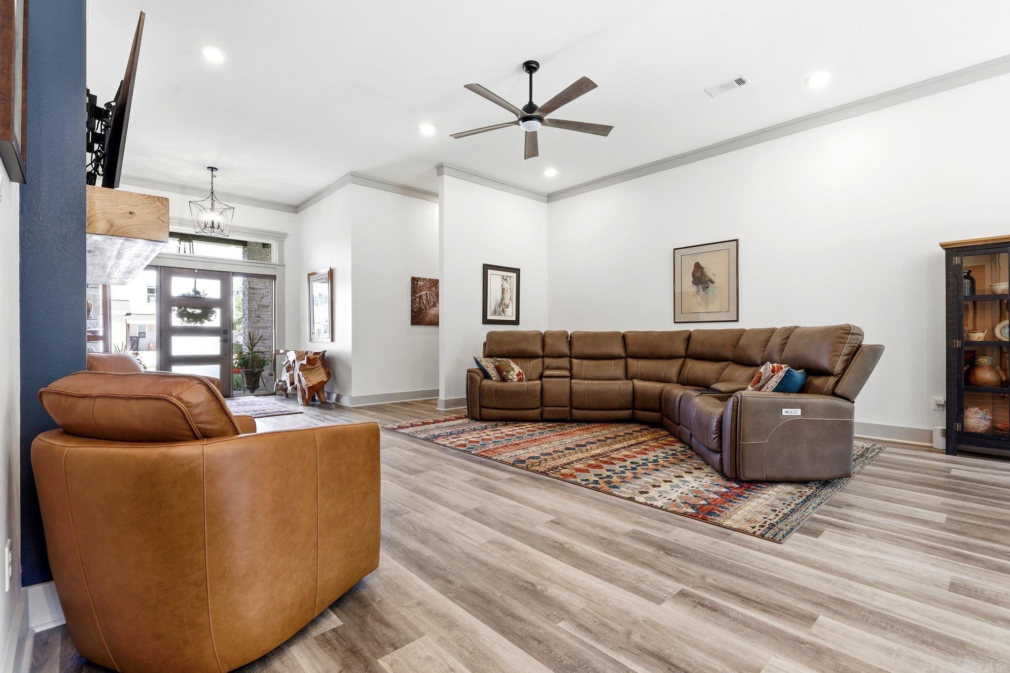 CREEKSIDE - Residential
