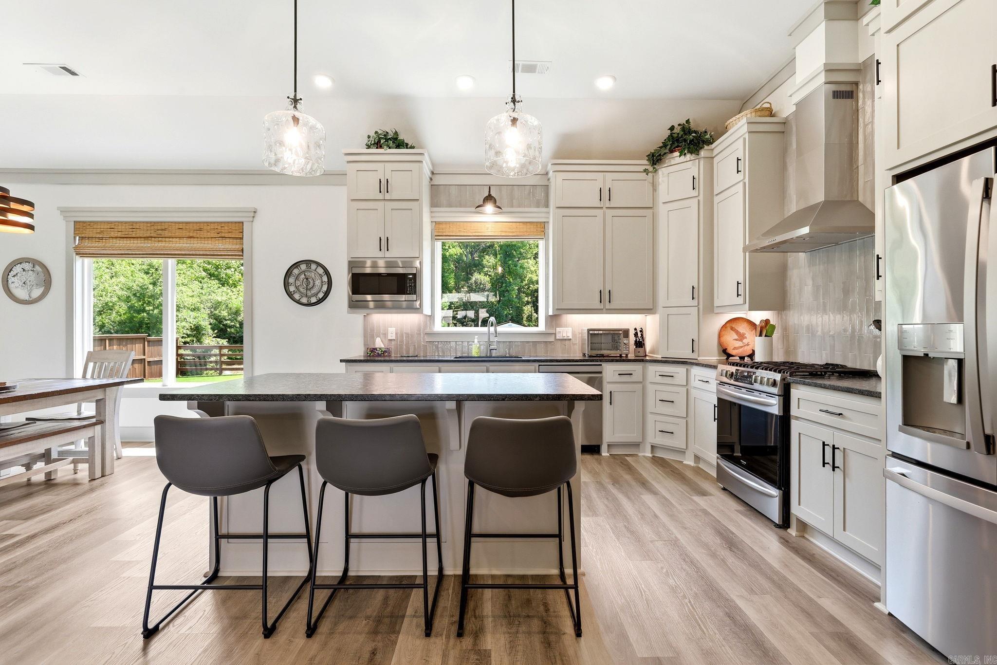 CREEKSIDE - Residential