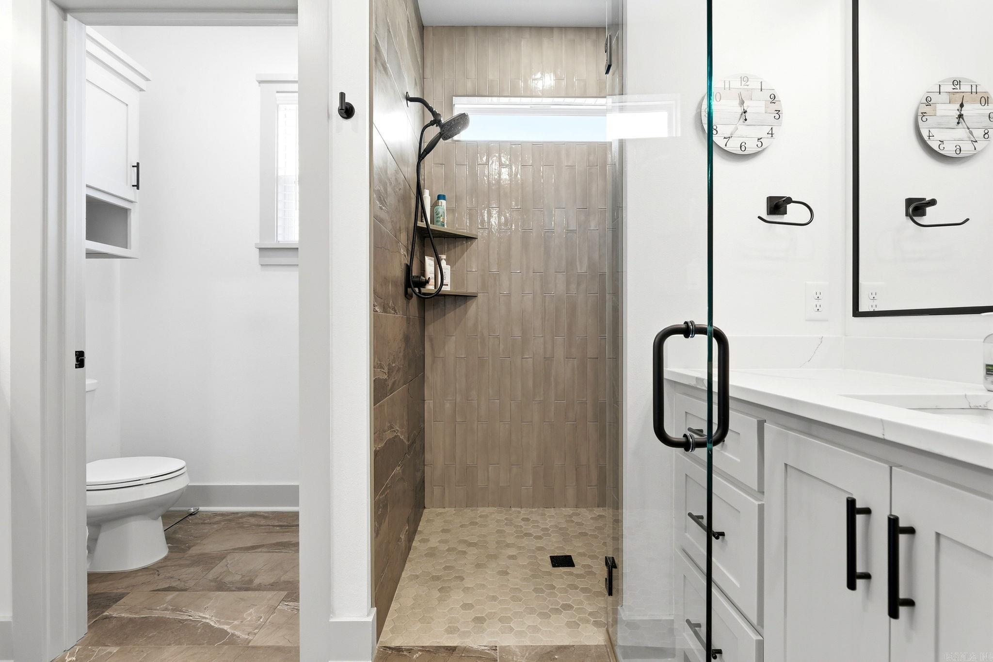 CREEKSIDE - Residential
