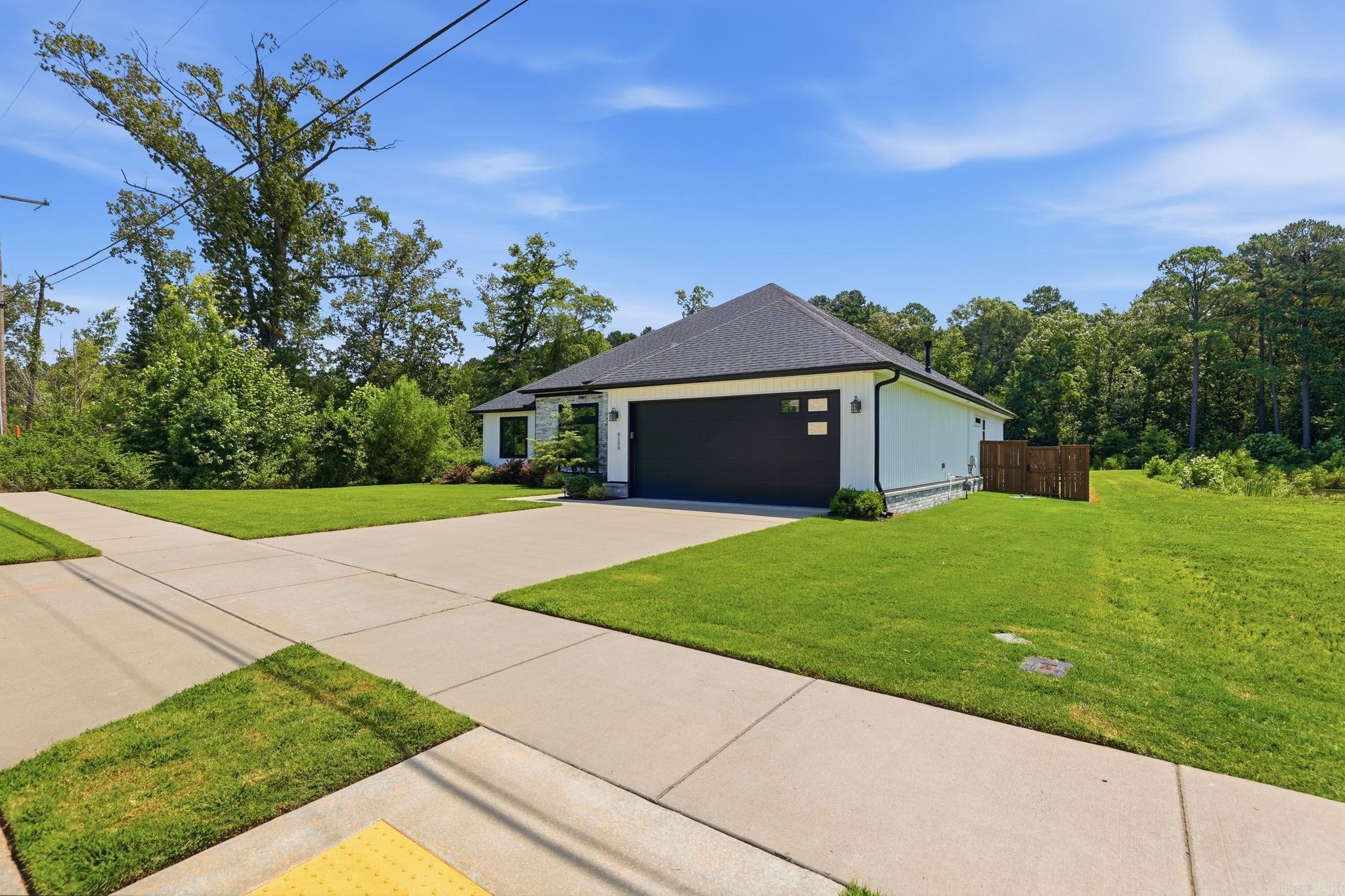 CREEKSIDE - Residential