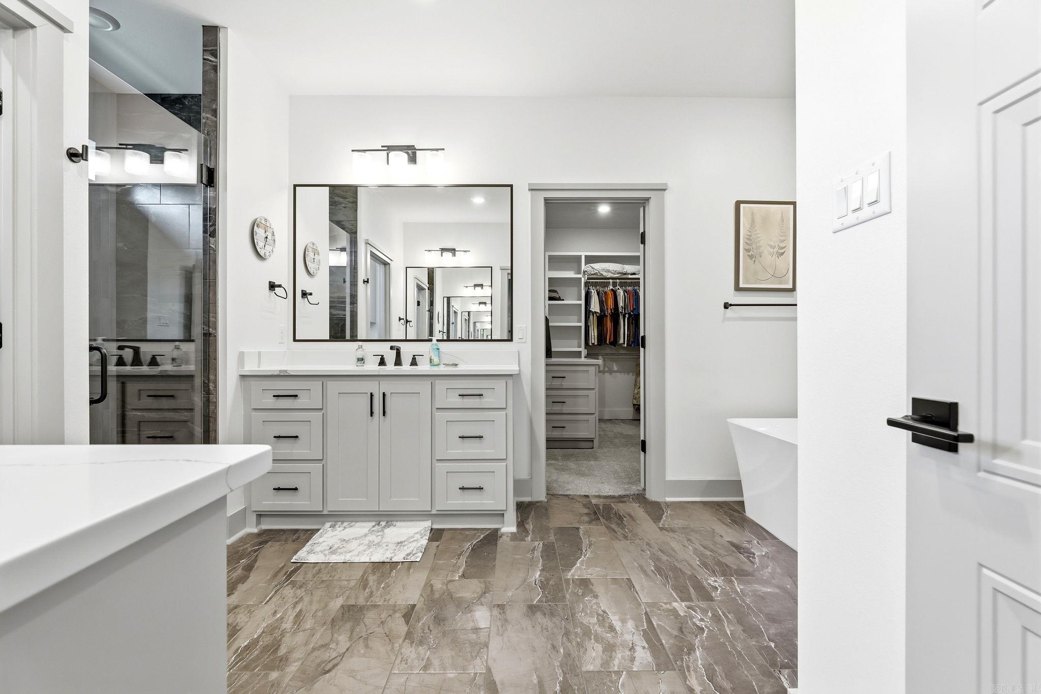 CREEKSIDE - Residential