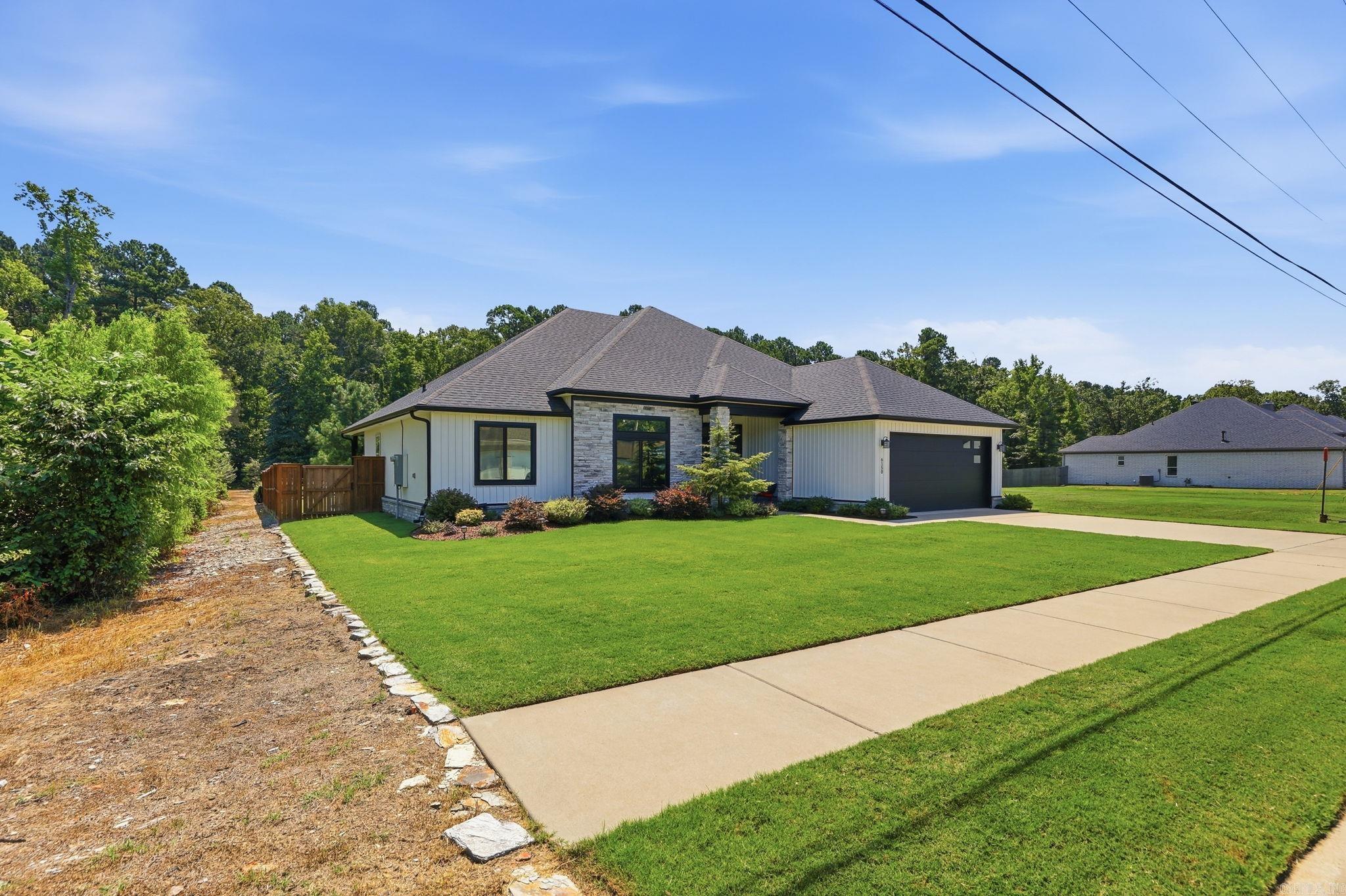 CREEKSIDE - Residential