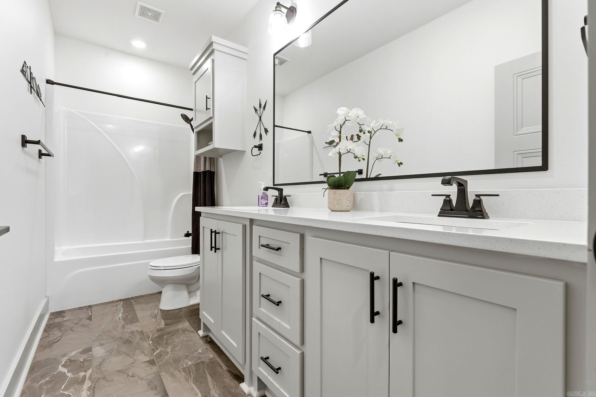 CREEKSIDE - Residential