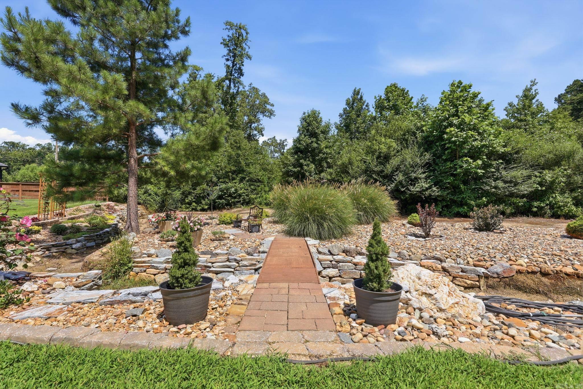 CREEKSIDE - Residential