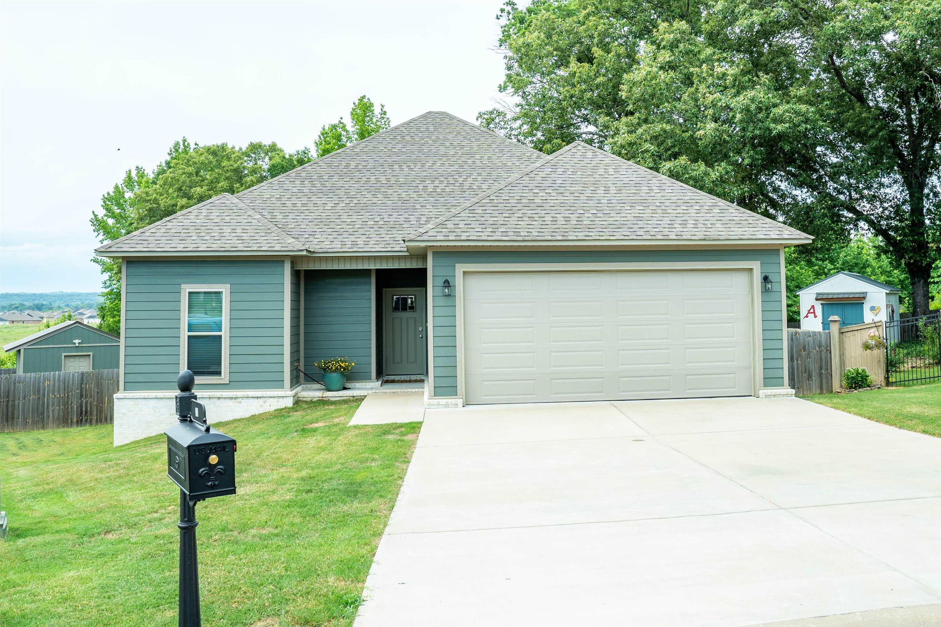 Fine cul-de-sac living in clean subdivision setting. Close to shopping, churches and awesome, quality schools. Low maintenance interior and exterior with bonus building that can be an office, hobby room, storage or whatever your heart pleases! Open kitchen plan offers plenty of cabinets and plenty of lighting. Awesome flooring and other accents that you will LOVE!  Must see this one...