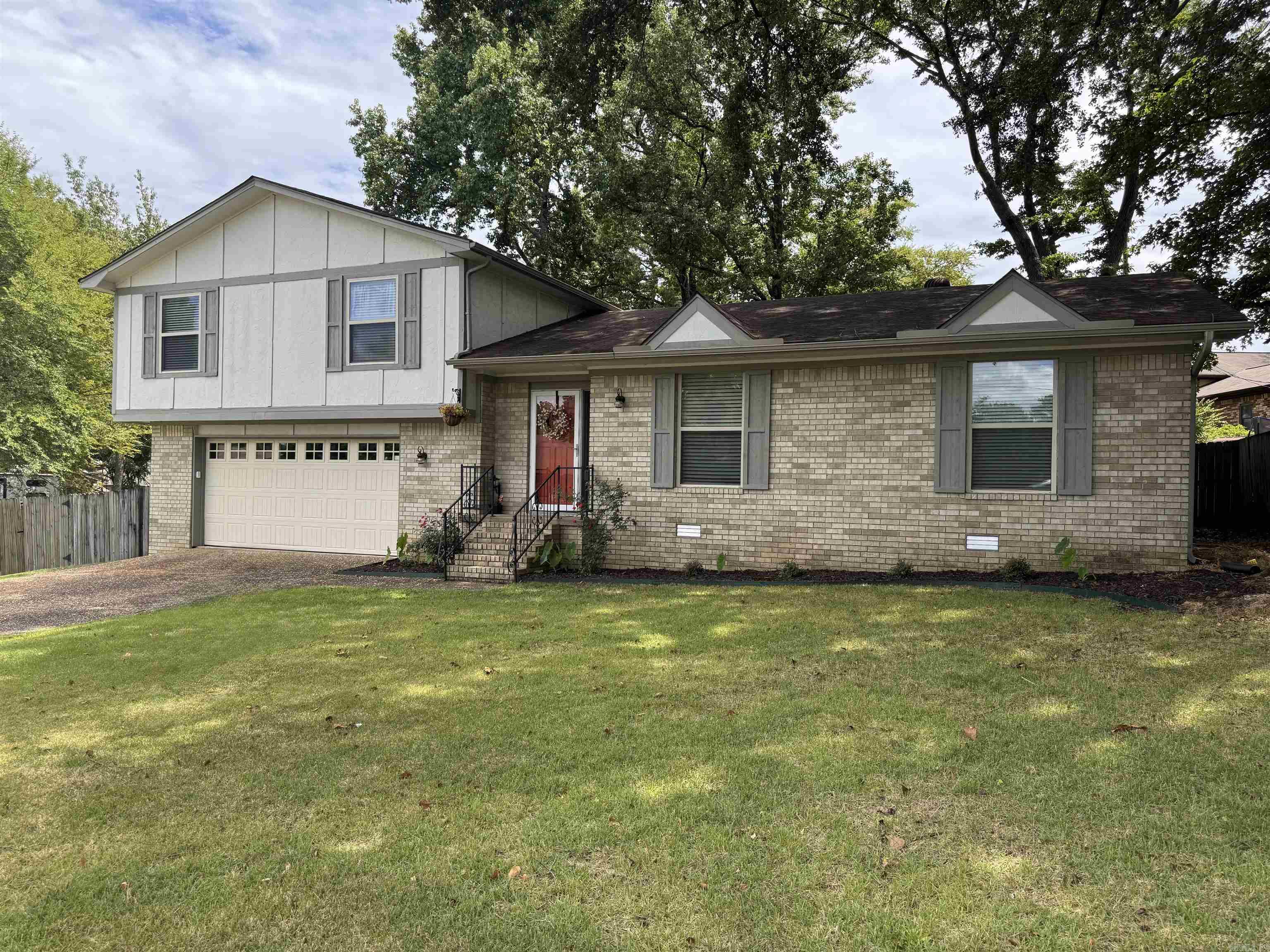 SHERWOOD ACRES - Residential