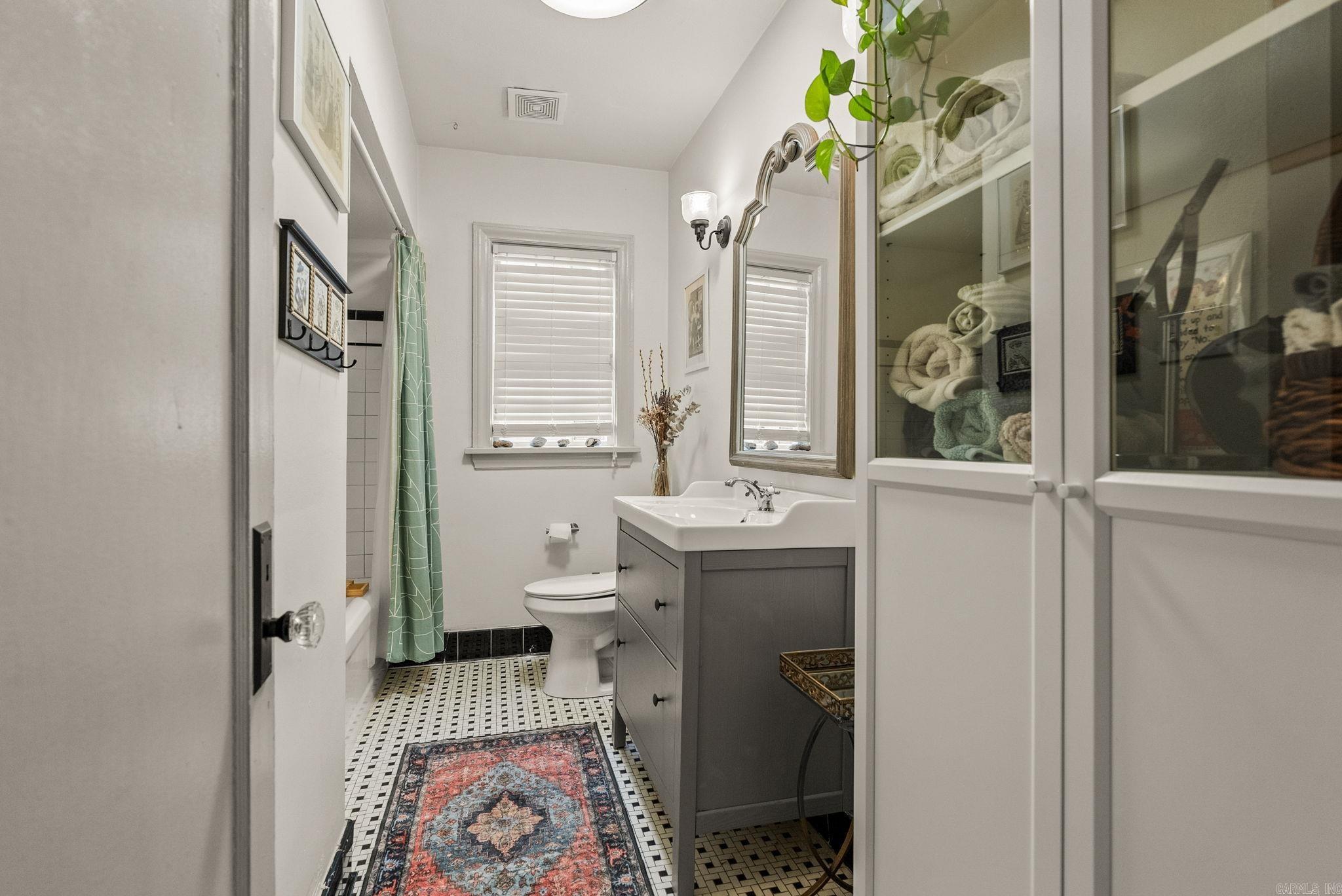 Weldon E Wrights - Residential