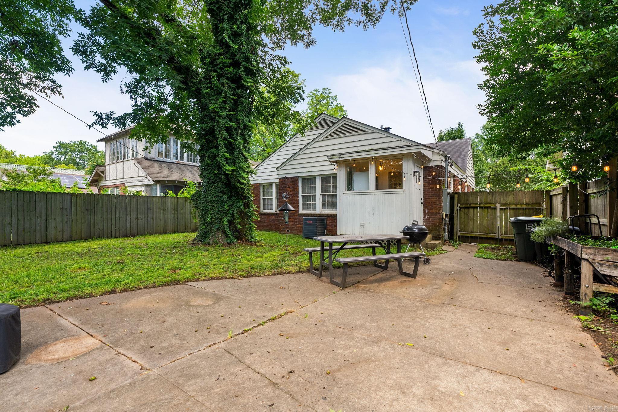 Weldon E Wrights - Residential