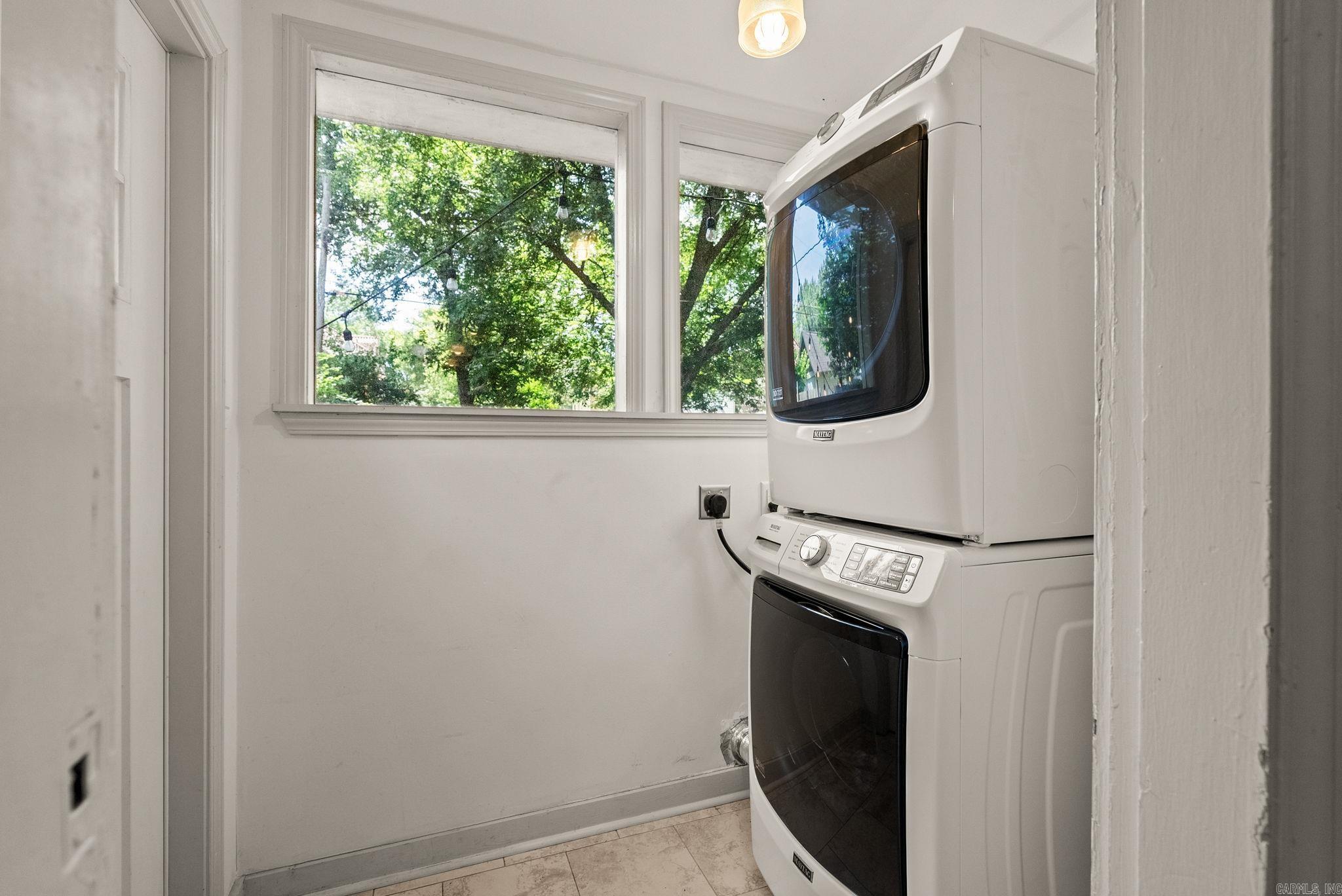 Weldon E Wrights - Residential