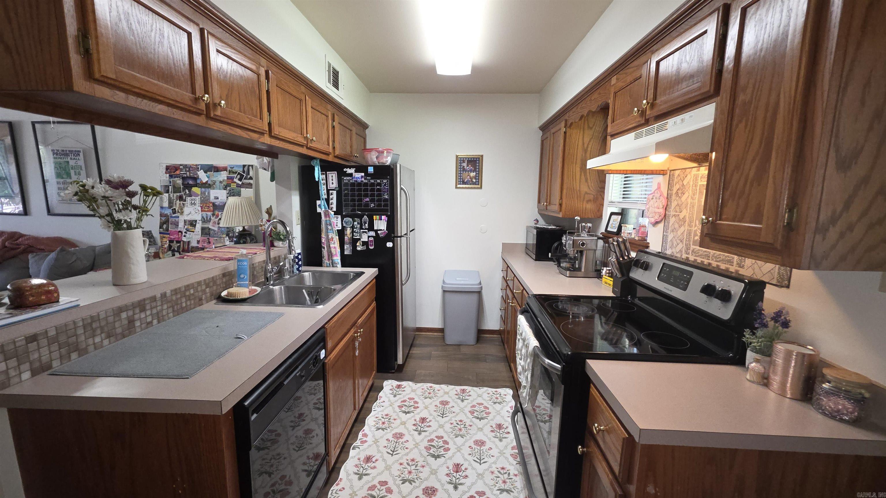 UNIVERSITY ESTATES - Residential