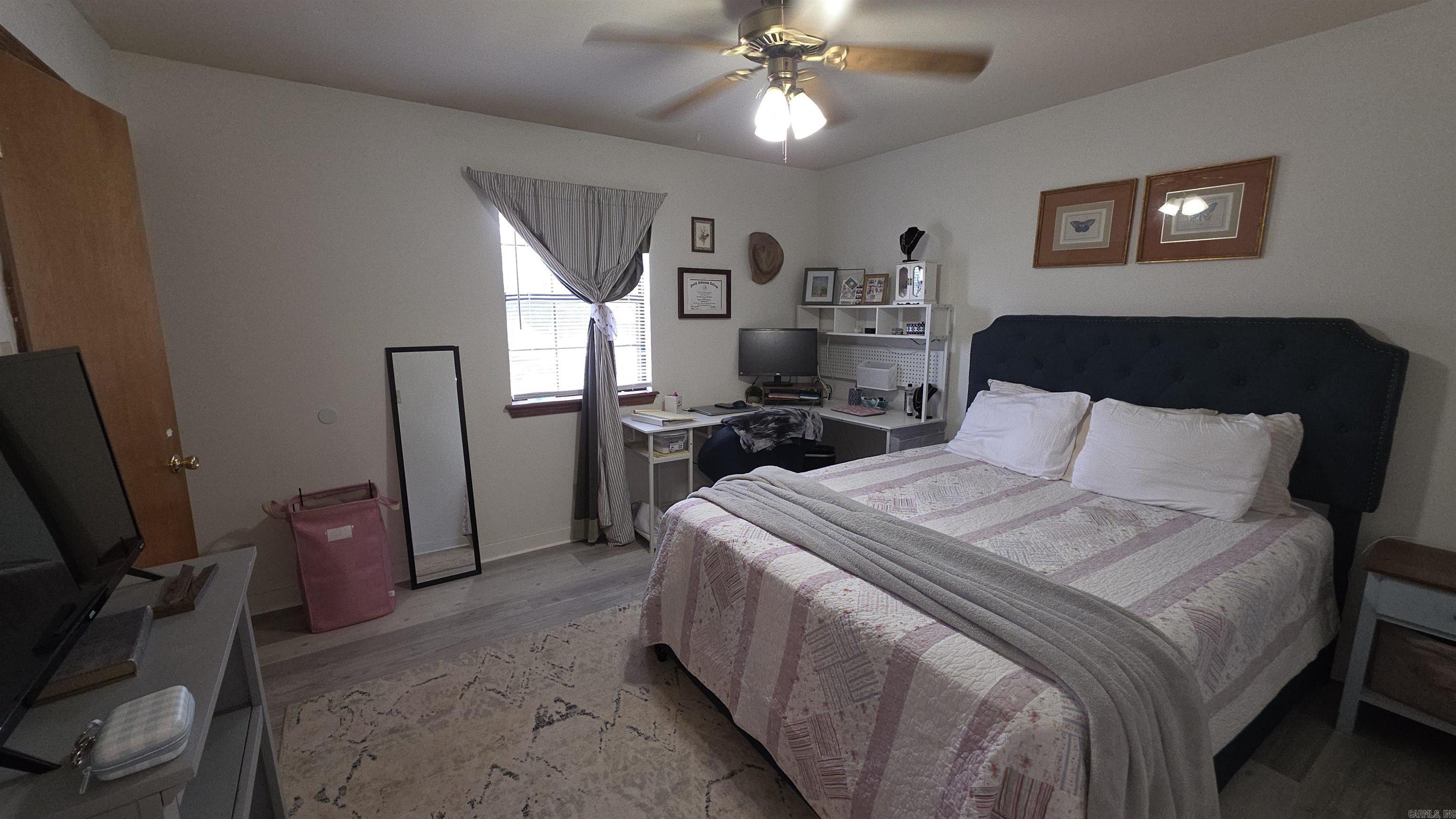 UNIVERSITY ESTATES - Residential