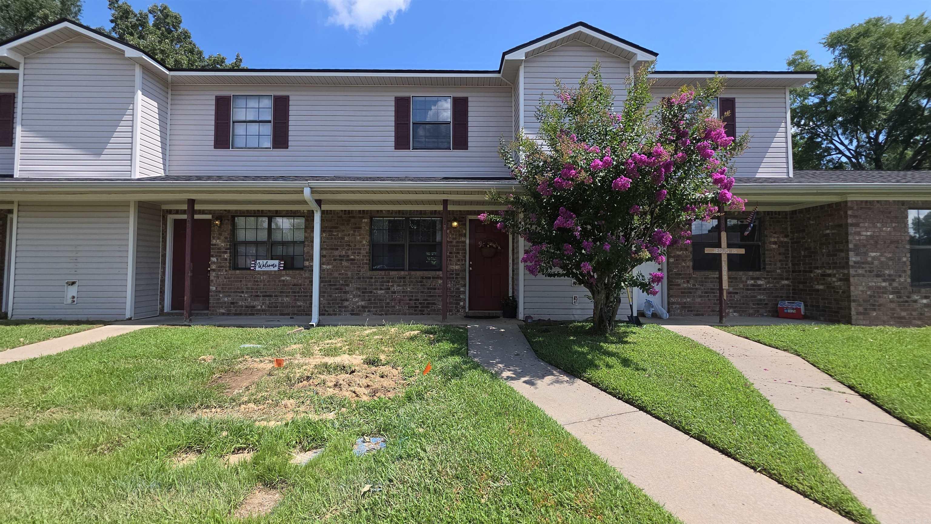 UNIVERSITY ESTATES - Residential