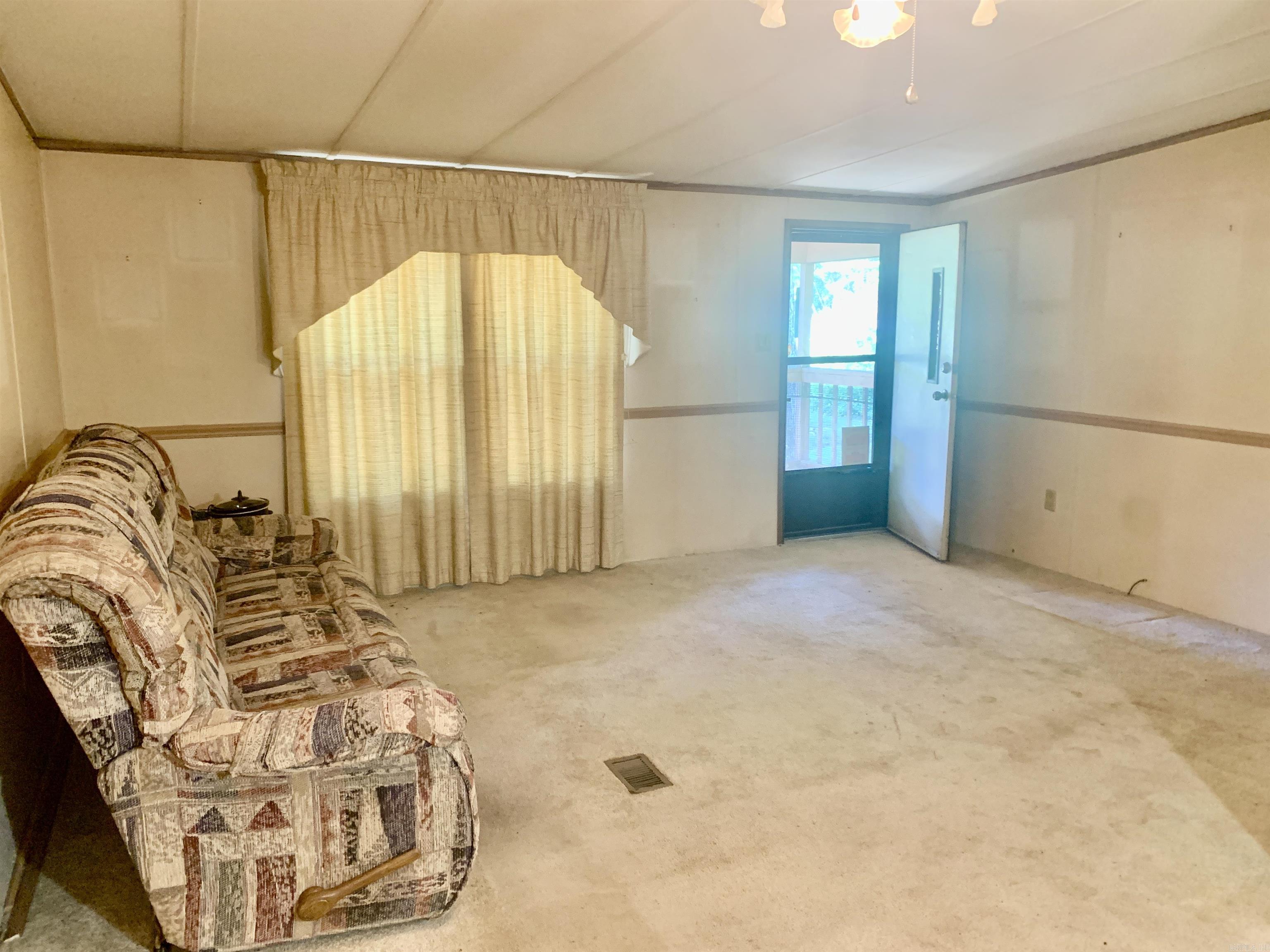 ARCHWOOD MANOR - Residential