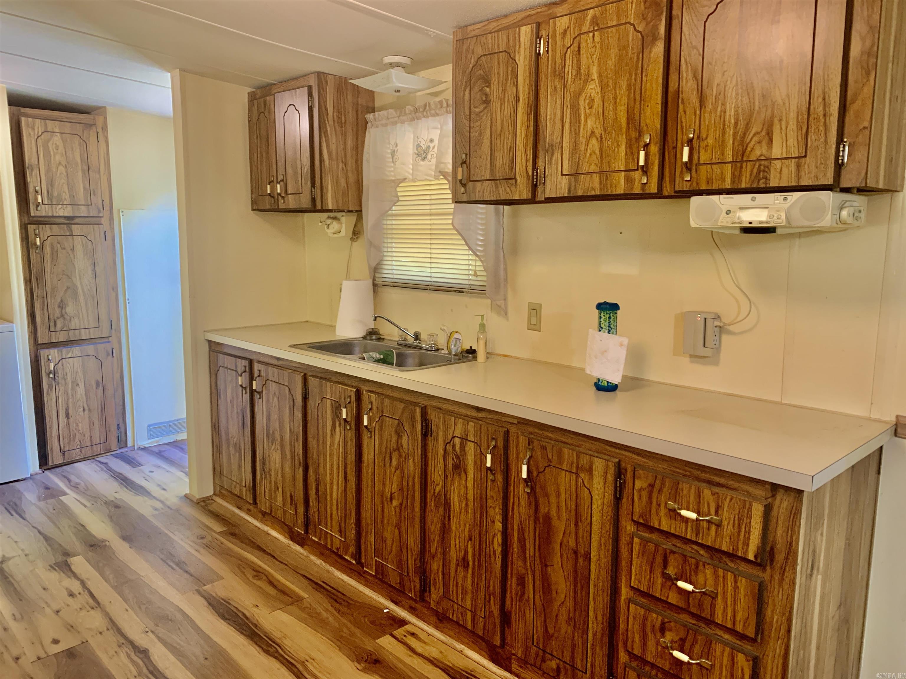 ARCHWOOD MANOR - Residential