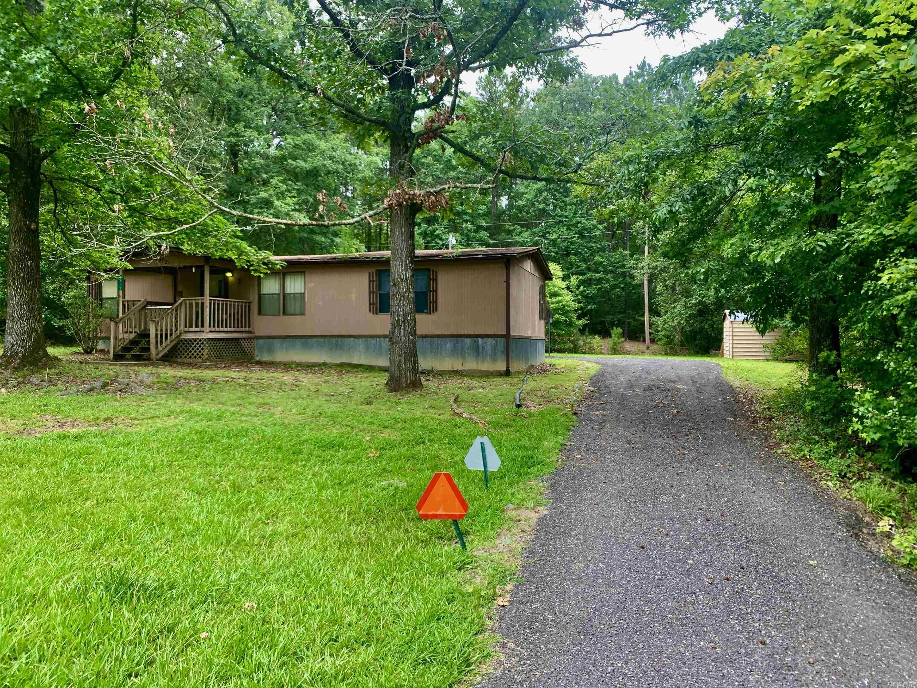 ARCHWOOD MANOR - Residential