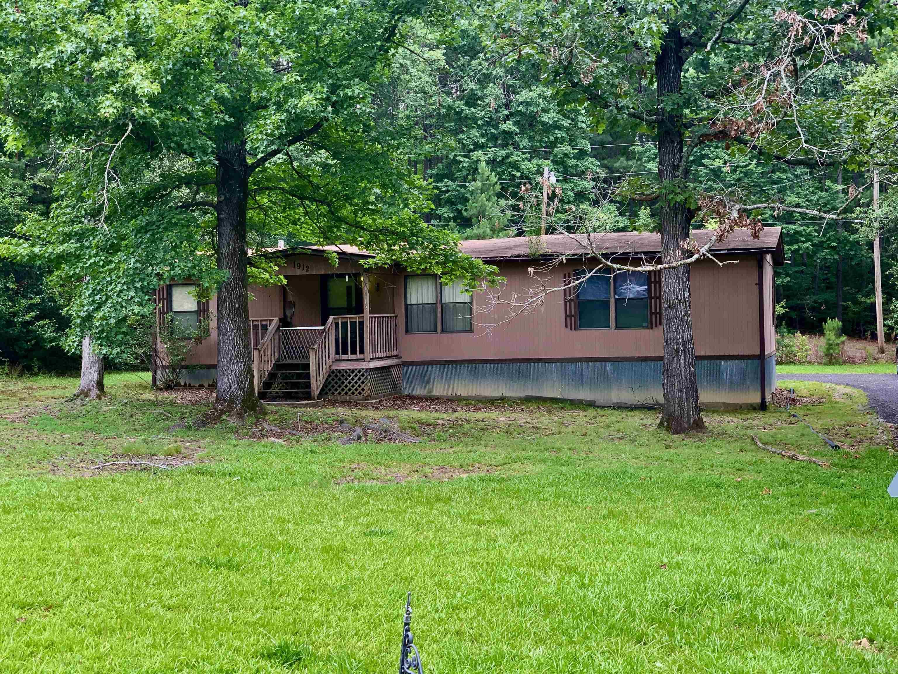ARCHWOOD MANOR - Residential