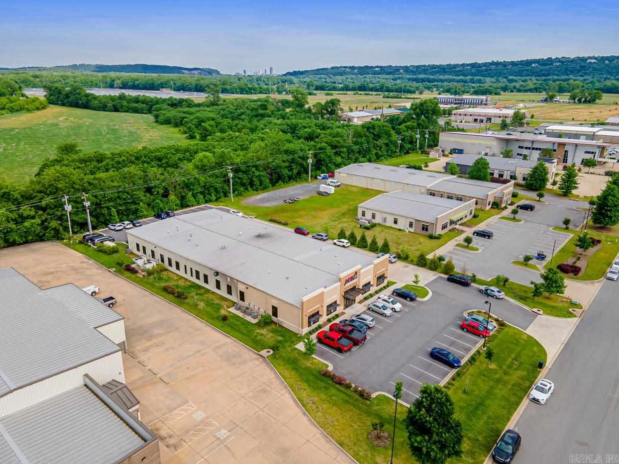 Beautiful Commercial Building in the heart of North Little Rock business district! Seconds from I-430. Come see all of the beautiful interior features! Call listing agents for more details and showings!
