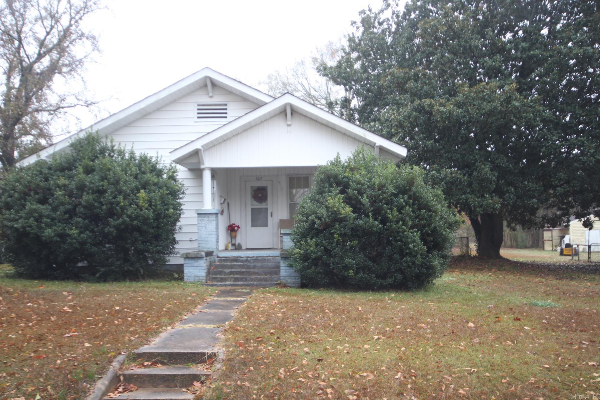 Beautiful little starter or retirement home.  Home is currently used for rental property.  Approx. 1352 Sq. Ft. of living space includes 3 bedrooms, 2 baths situated on a large lot with chain link fenced back yard, and garage.  Central heat and cooling.  Built on pier and beam.  A great fixer upper.  SHOWN BY APPOINTMENT ONLY, NEED 24 HR NOTICE.  NO DISCLOSURE AVAILABLE.
