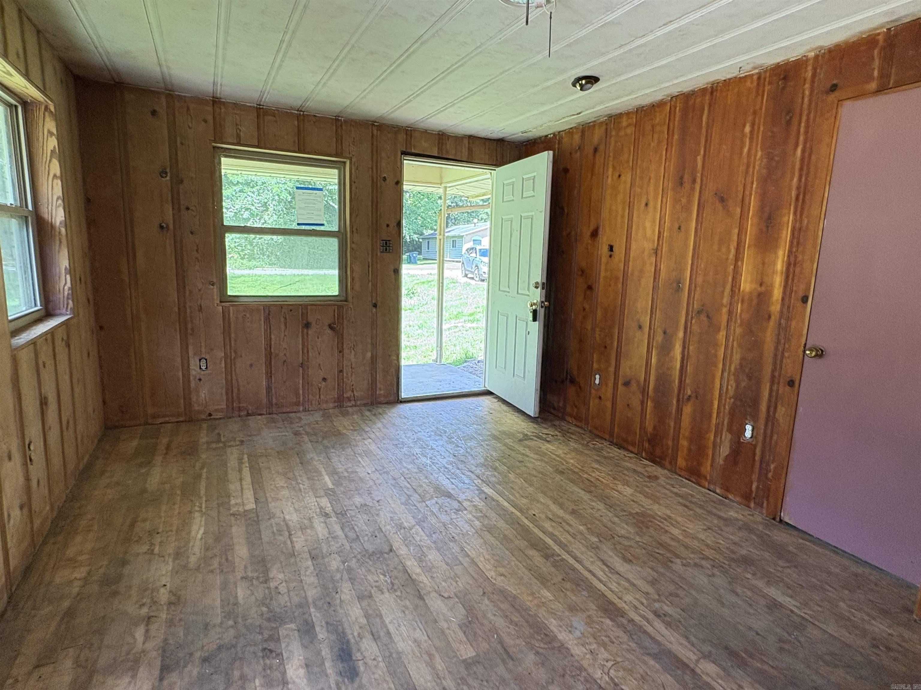 BARROW JOHN - Residential