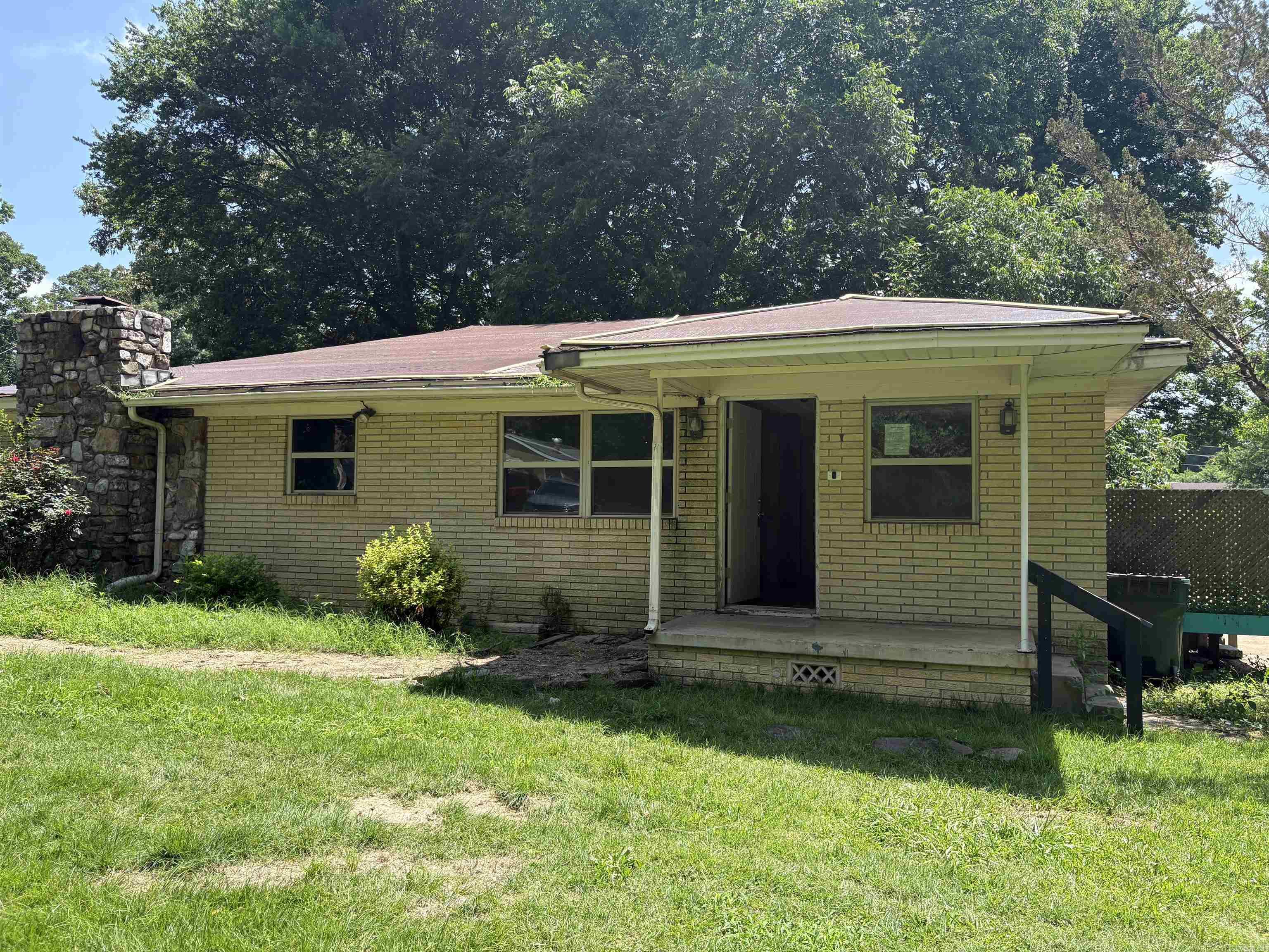 Make this conveniently located 2br 1 ba home yours!  Oversized lot with extensive back yard landscaping including a deck with water feature. HUD Case# 031-338285. HUD Homes are sold As-Is with no representations, warranties or disclosures. Ask your agent for details and submit offers on www.HUDHomeStore.gov. UI - Uninsured. SEE AGENT REMARKS for additional information and check HUDHomeStore.com for property availability. Managed by www.ateamrealtyinc.com.