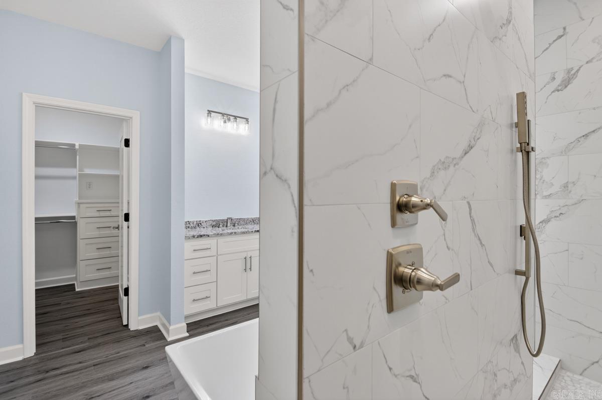 WINCHESTER ESTATES - Residential