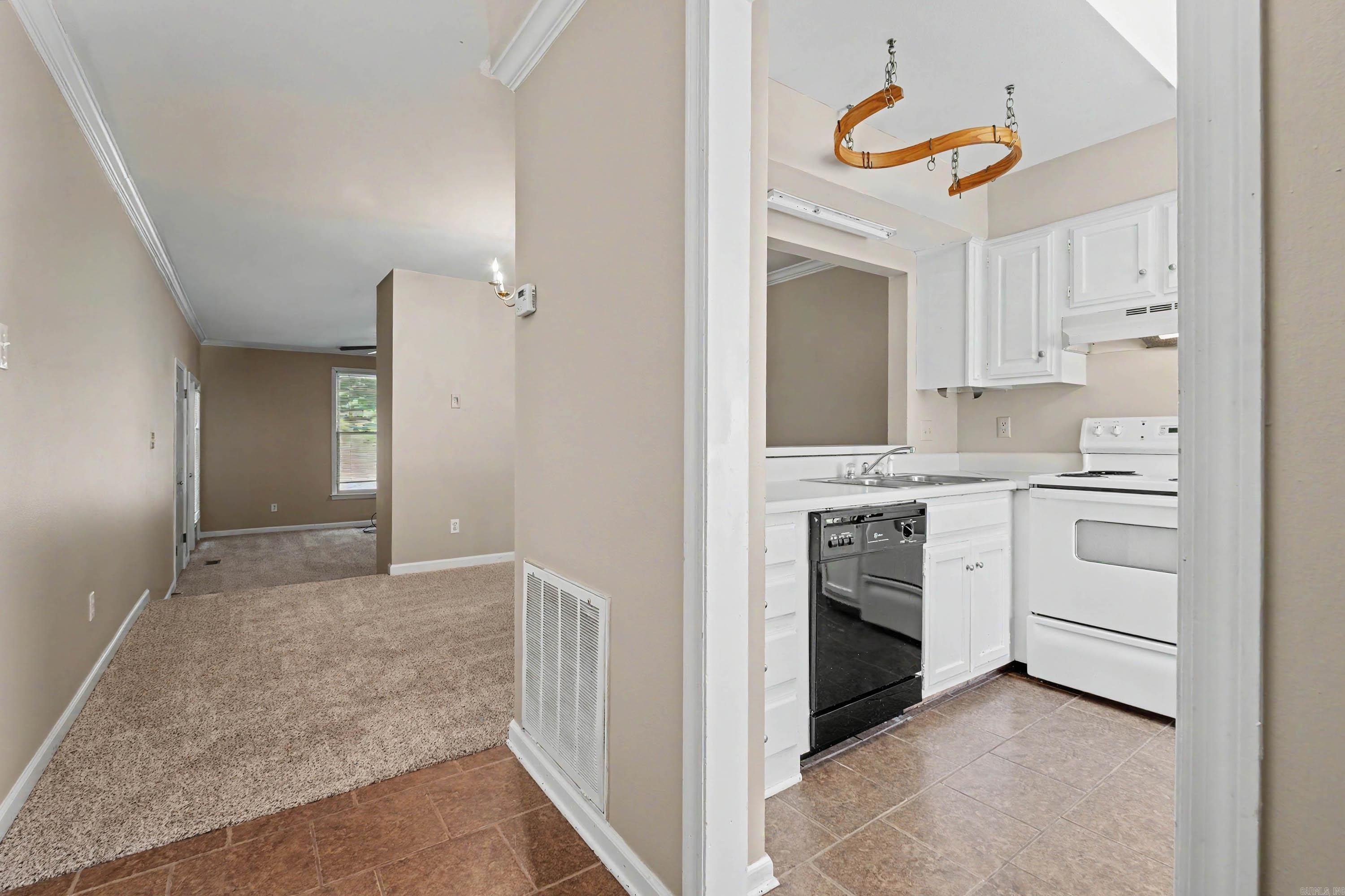 LINDEN COURT CONDO HPR - Residential