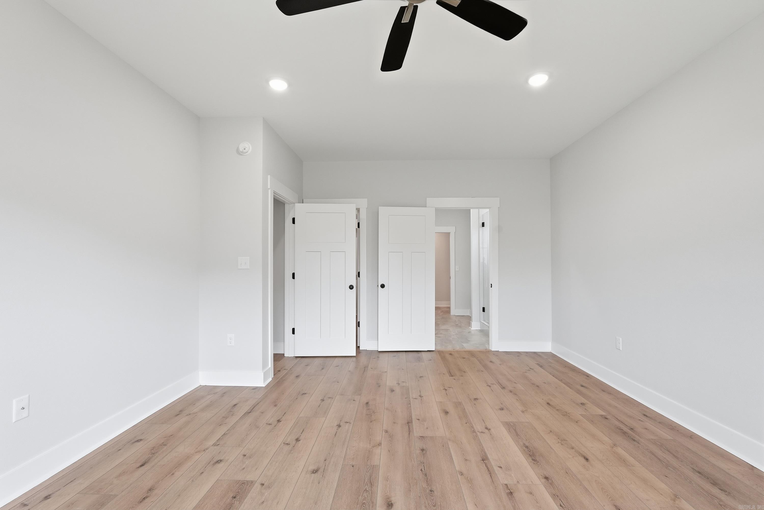 EAST MEADOW - Residential