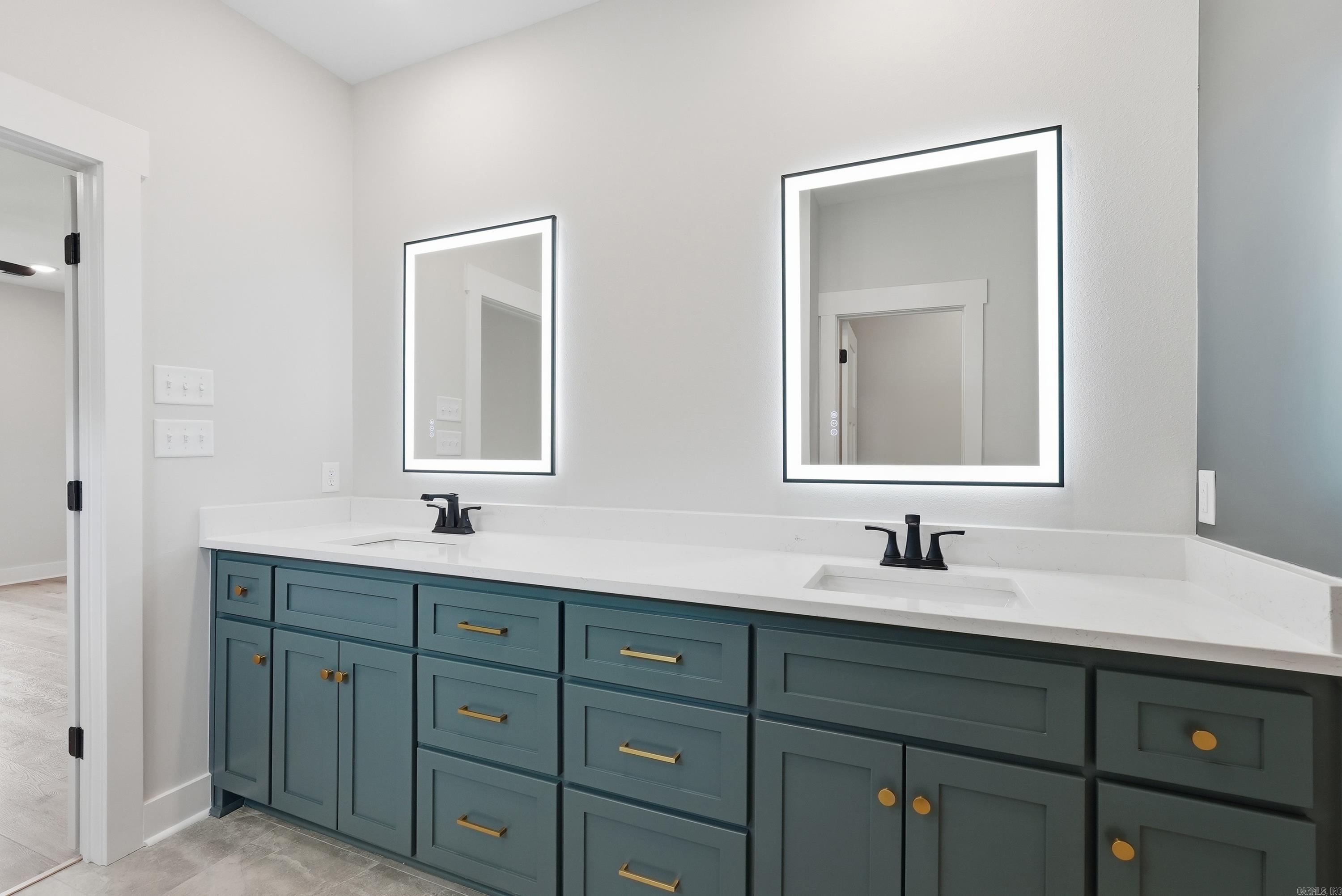 EAST MEADOW - Residential