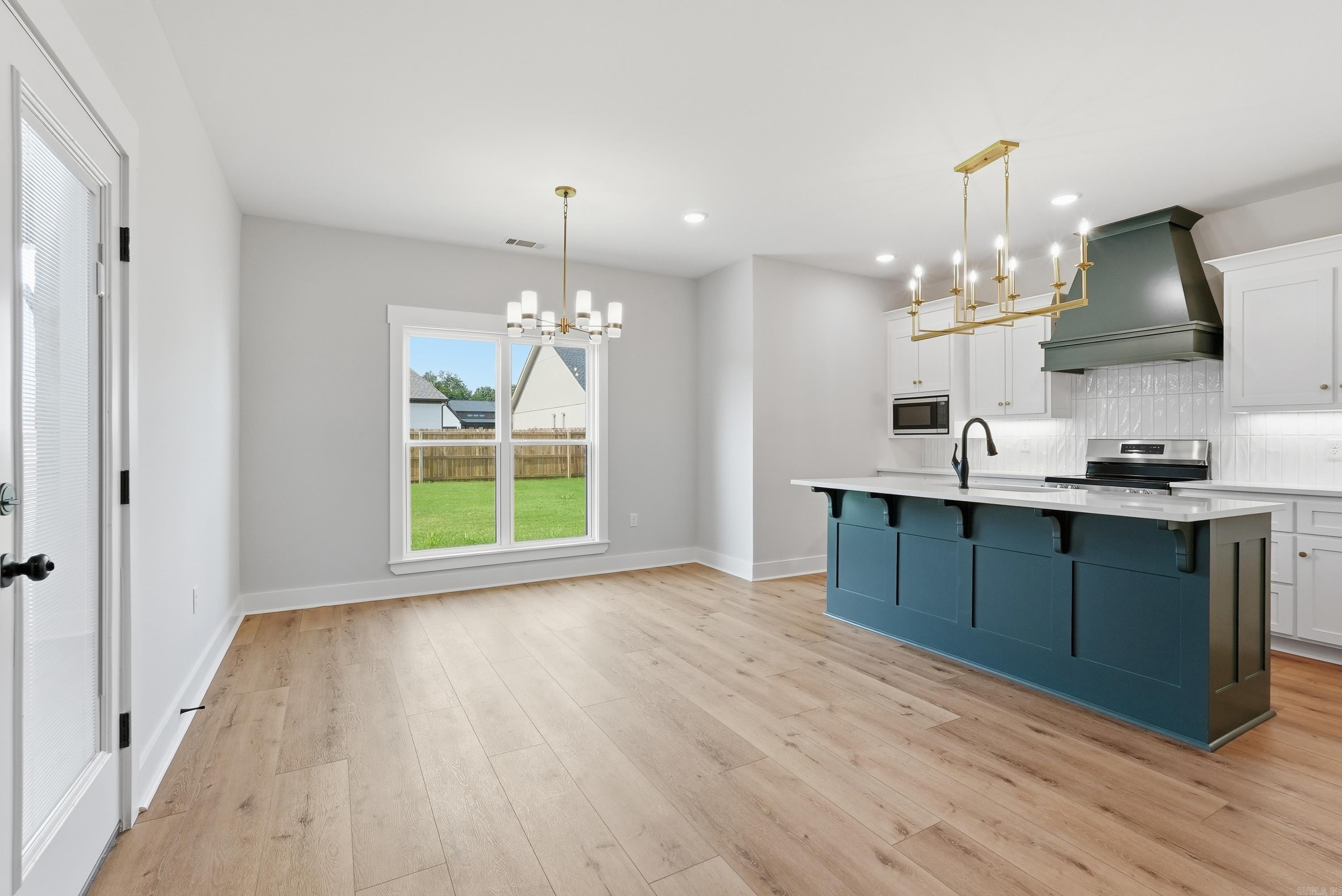 EAST MEADOW - Residential