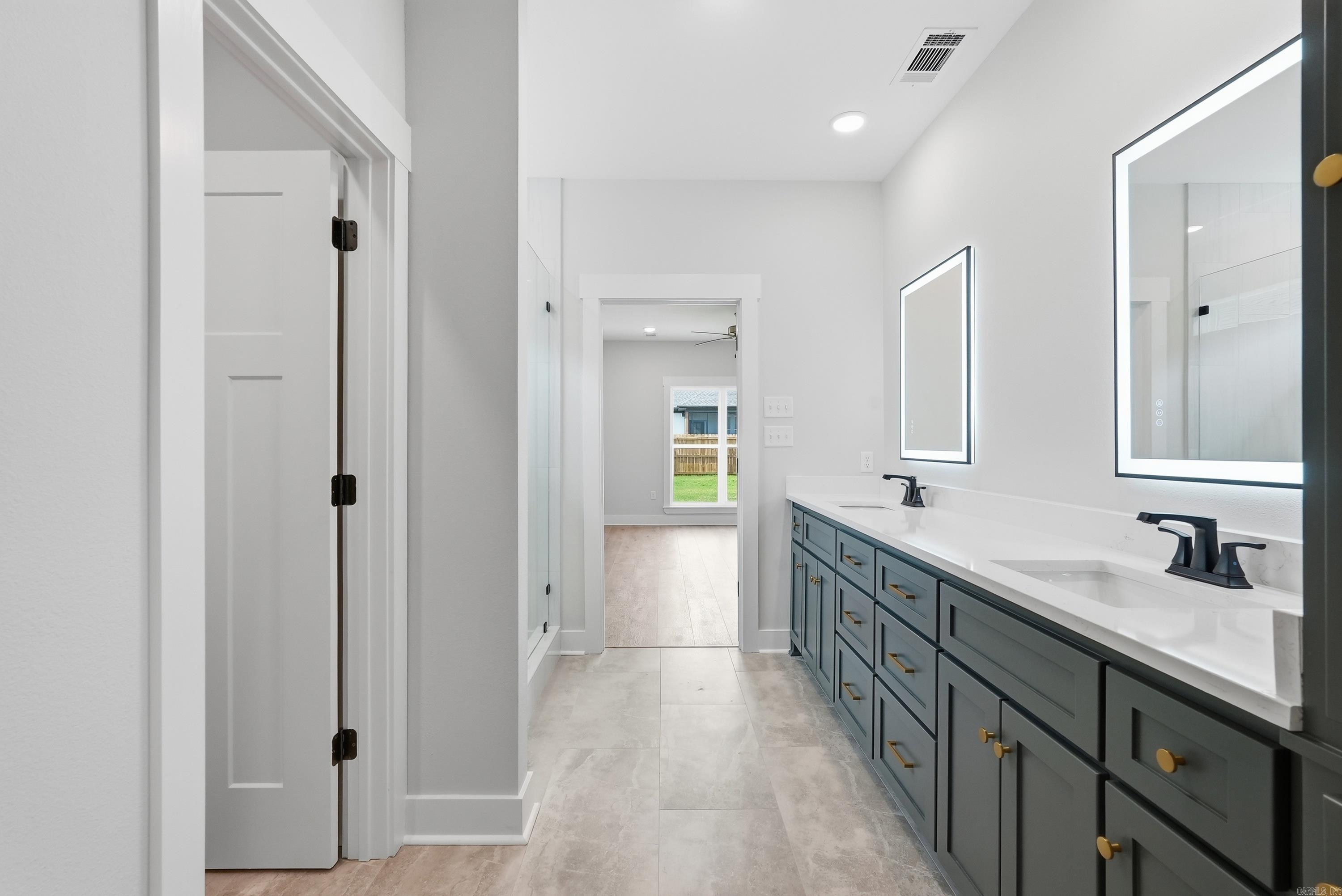 EAST MEADOW - Residential