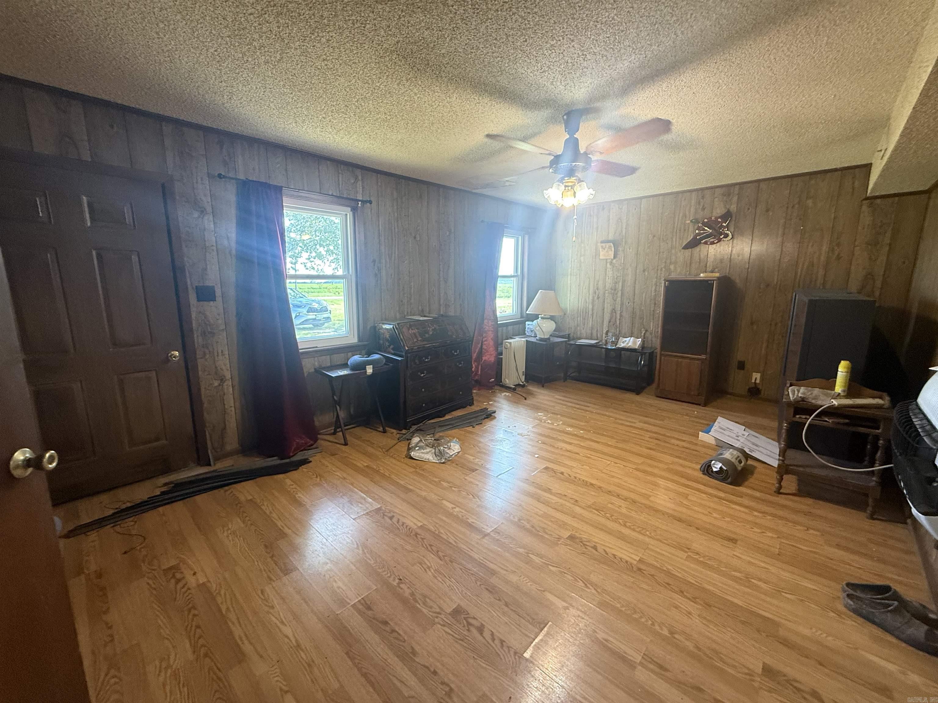 SEARCY ORIGINAL - Residential