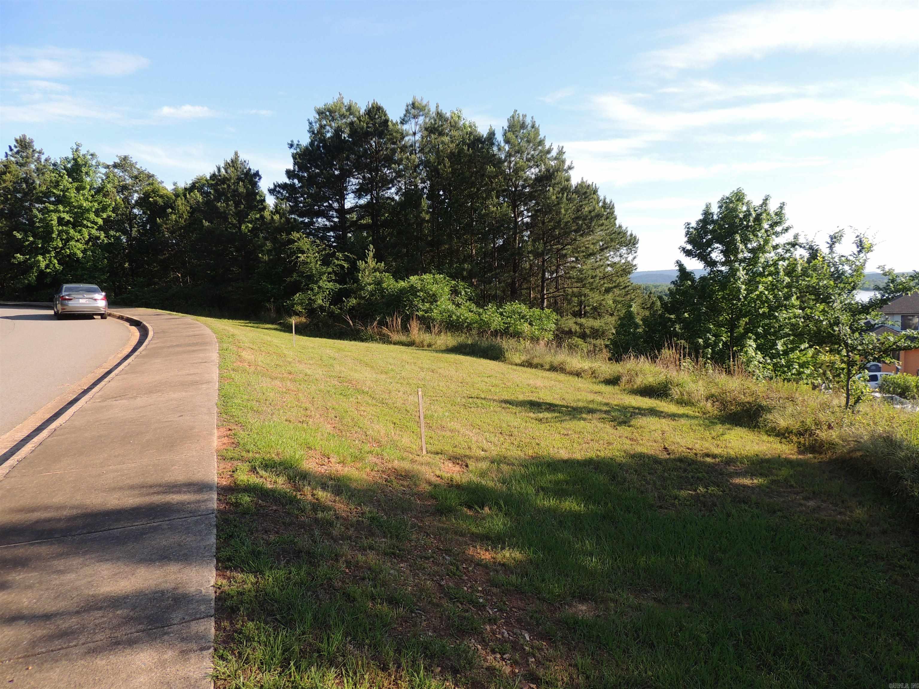 MOUNTAIN CREST ESTATES - Land